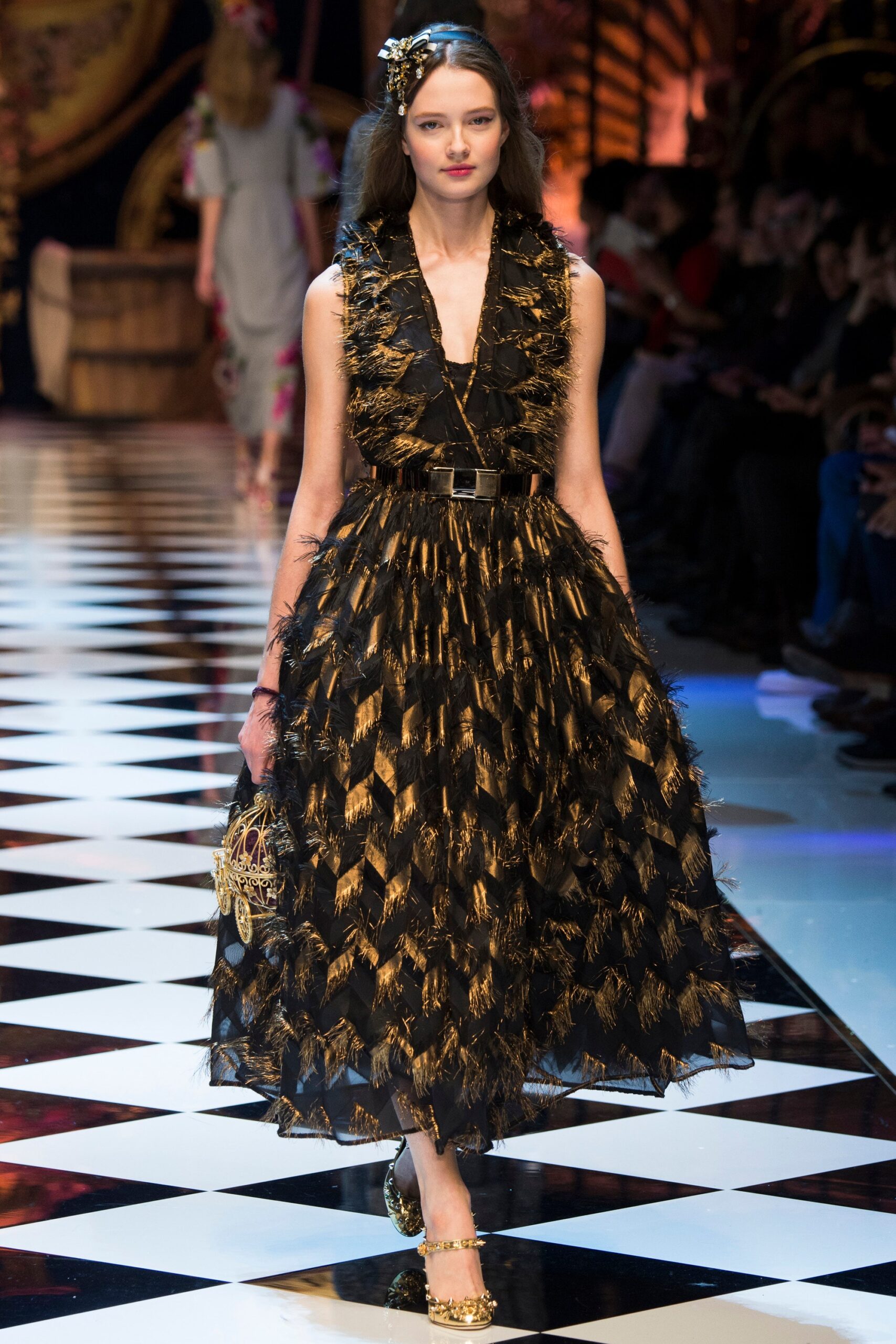 Dolce & Gabbana F/W 16 Look 33
