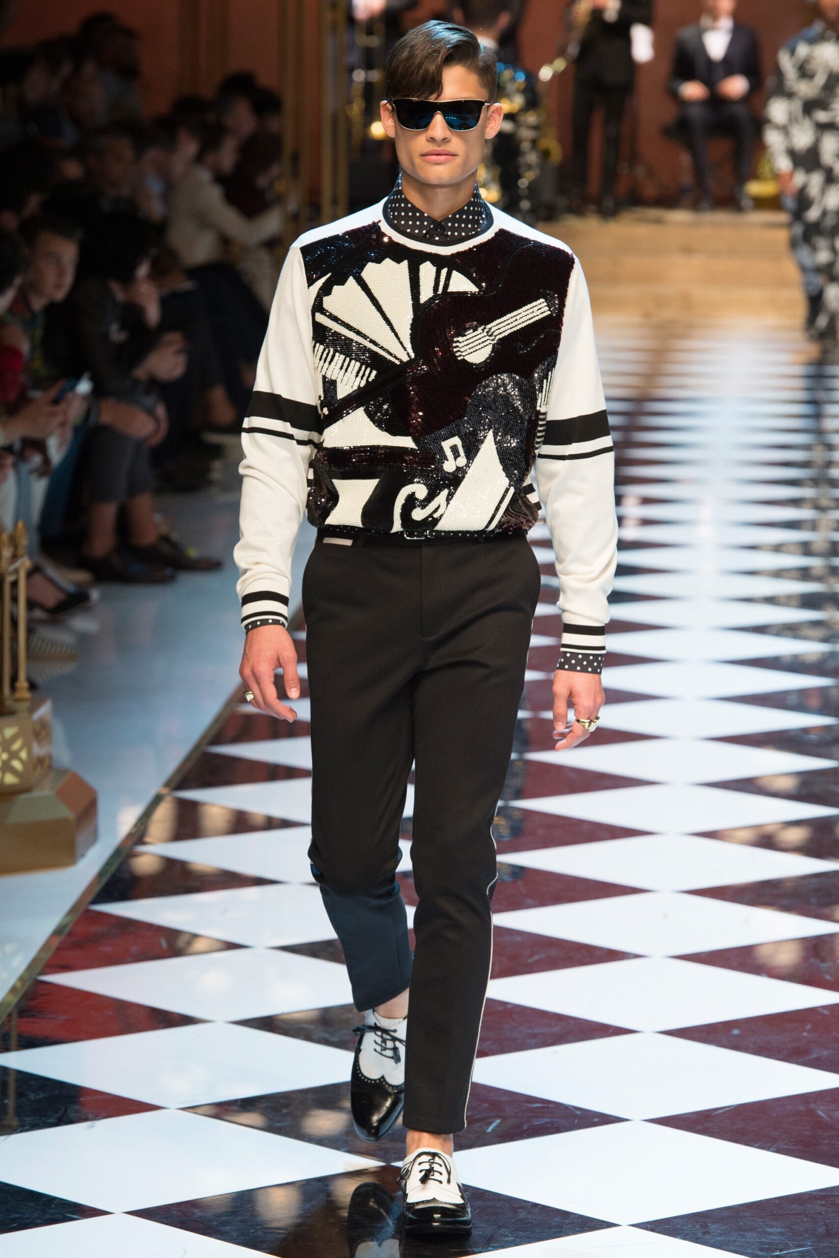 Dolce & Gabbana S/S 17 Menswear Look 43