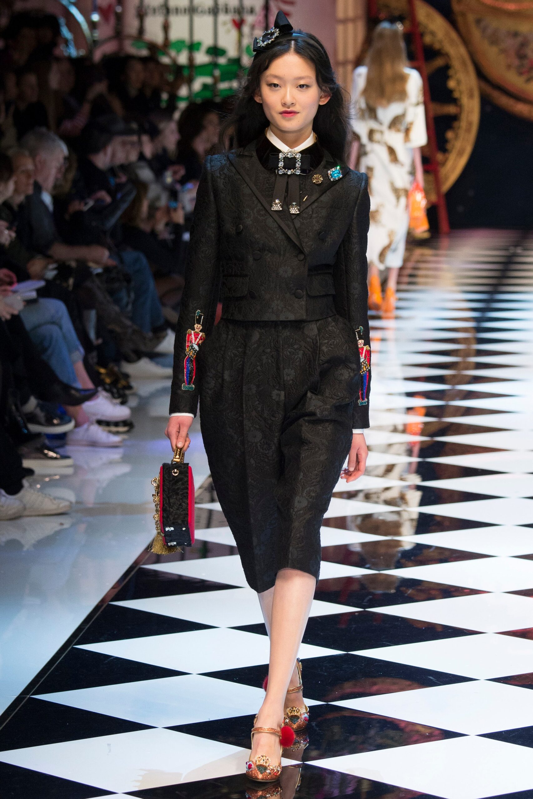 Dolce & Gabbana F/W 16 Look 36