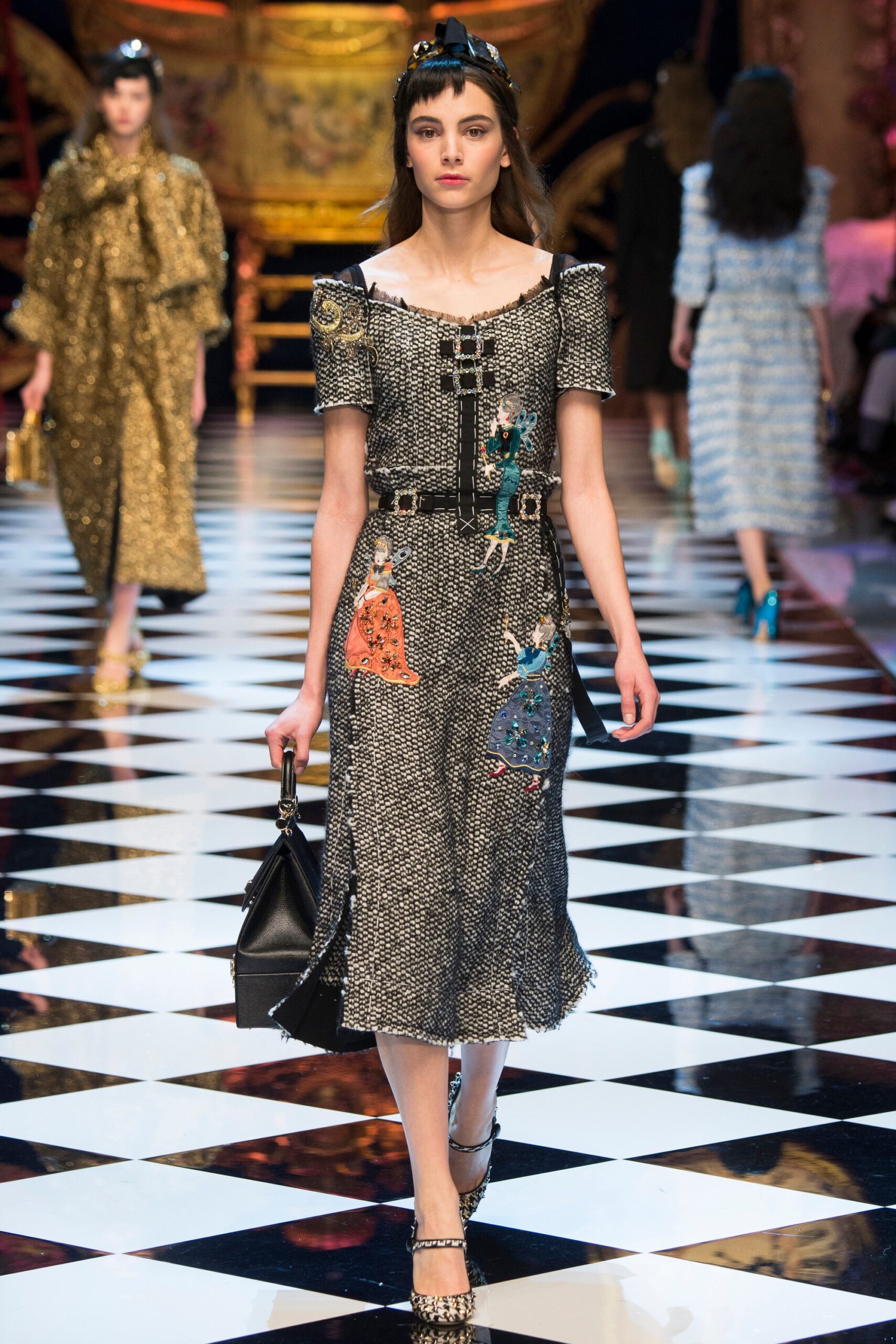 Dolce & Gabbana F/W 16 Look 38