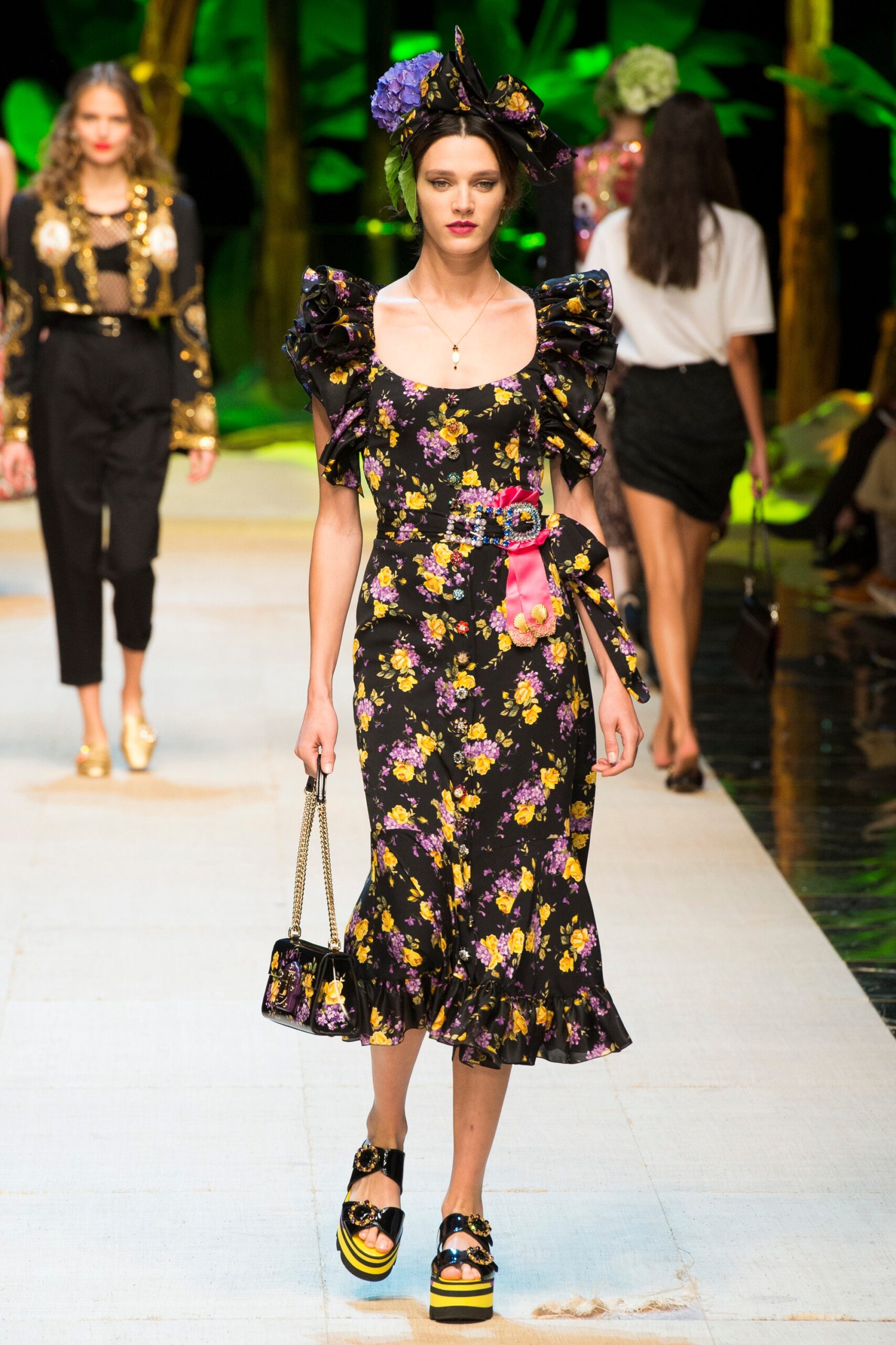 Dolce & Gabbana S/S 17 Look 52