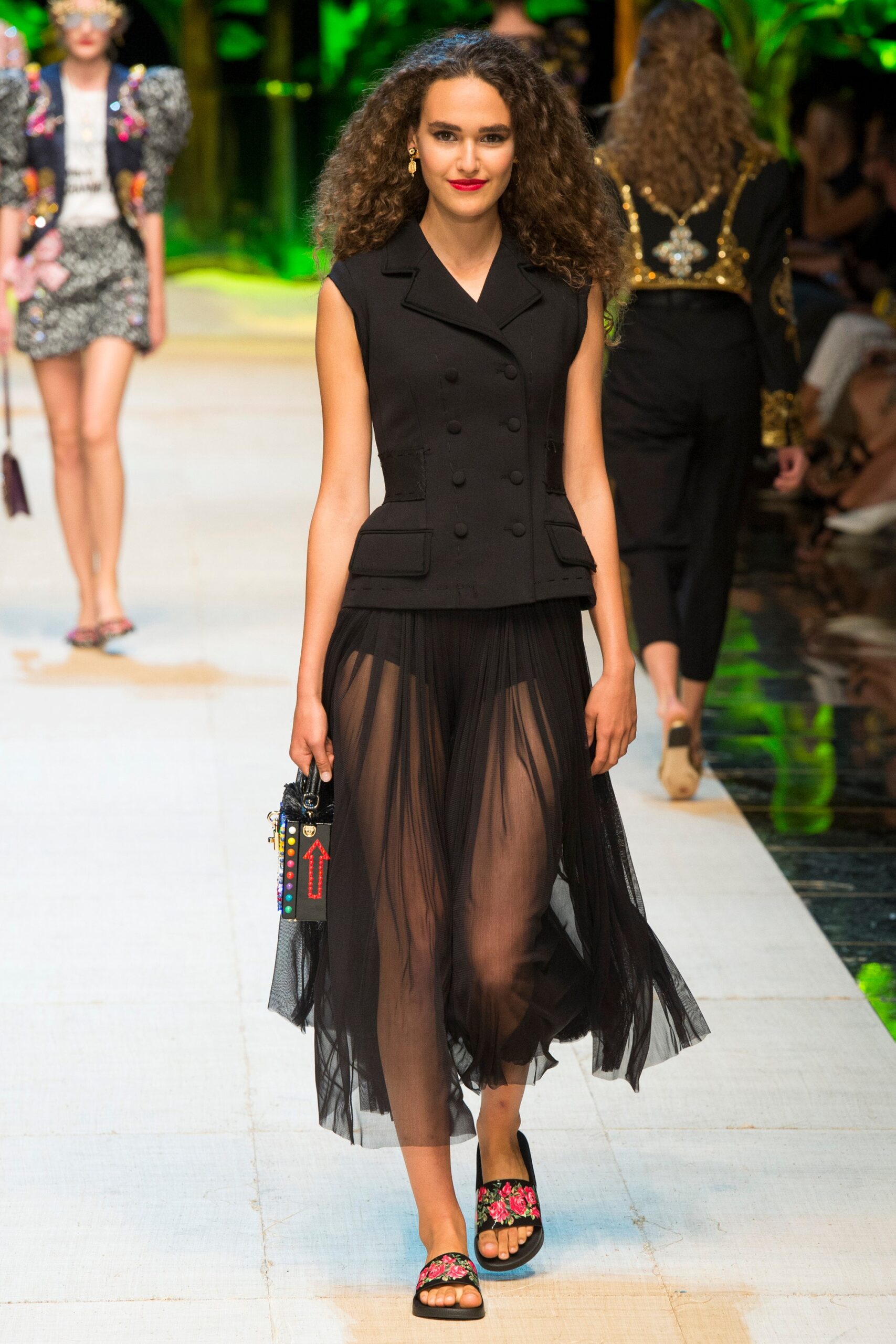 Dolce & Gabbana S/S 17 Look 55