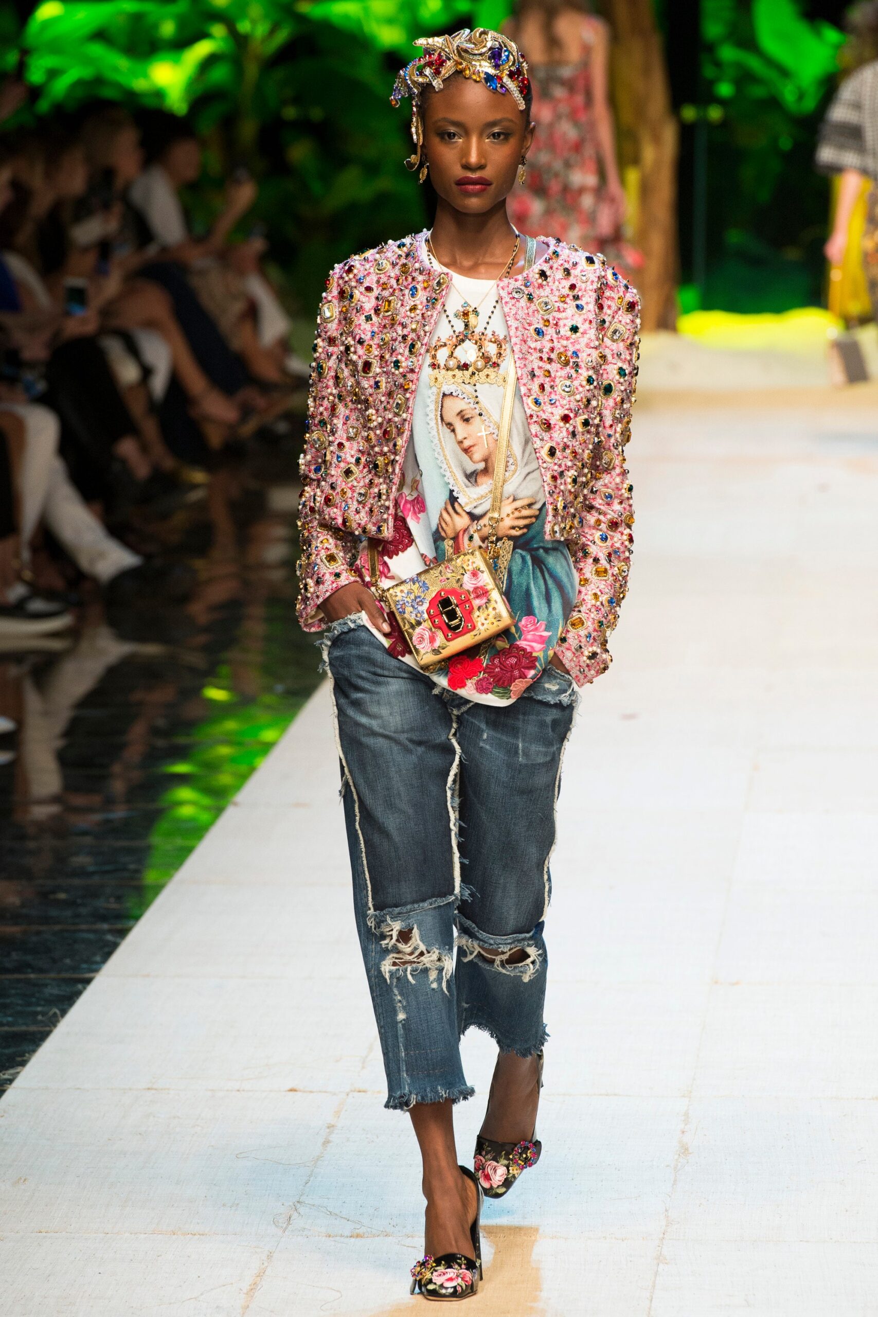 Dolce & Gabbana S/S 17 Look 57