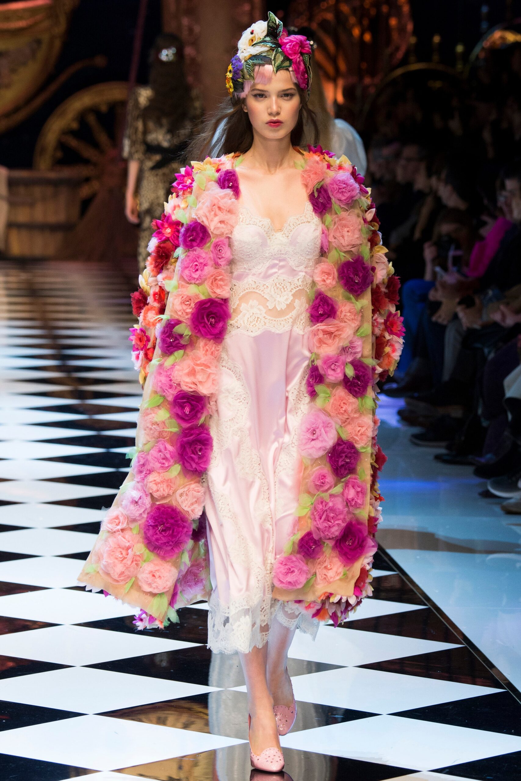 Dolce & Gabbana F/W 16 Look 47