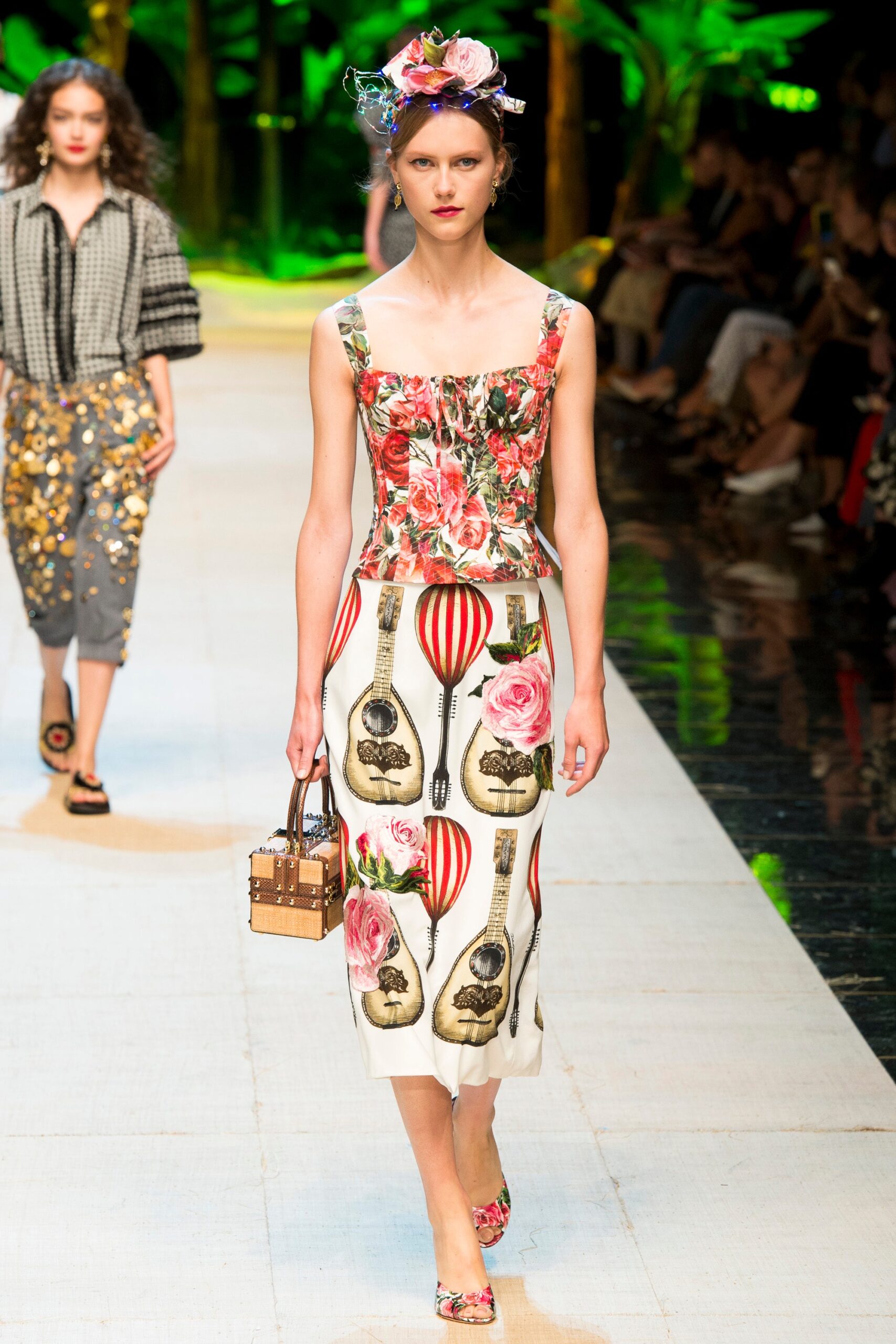Dolce & Gabbana S/S 17 Look 58