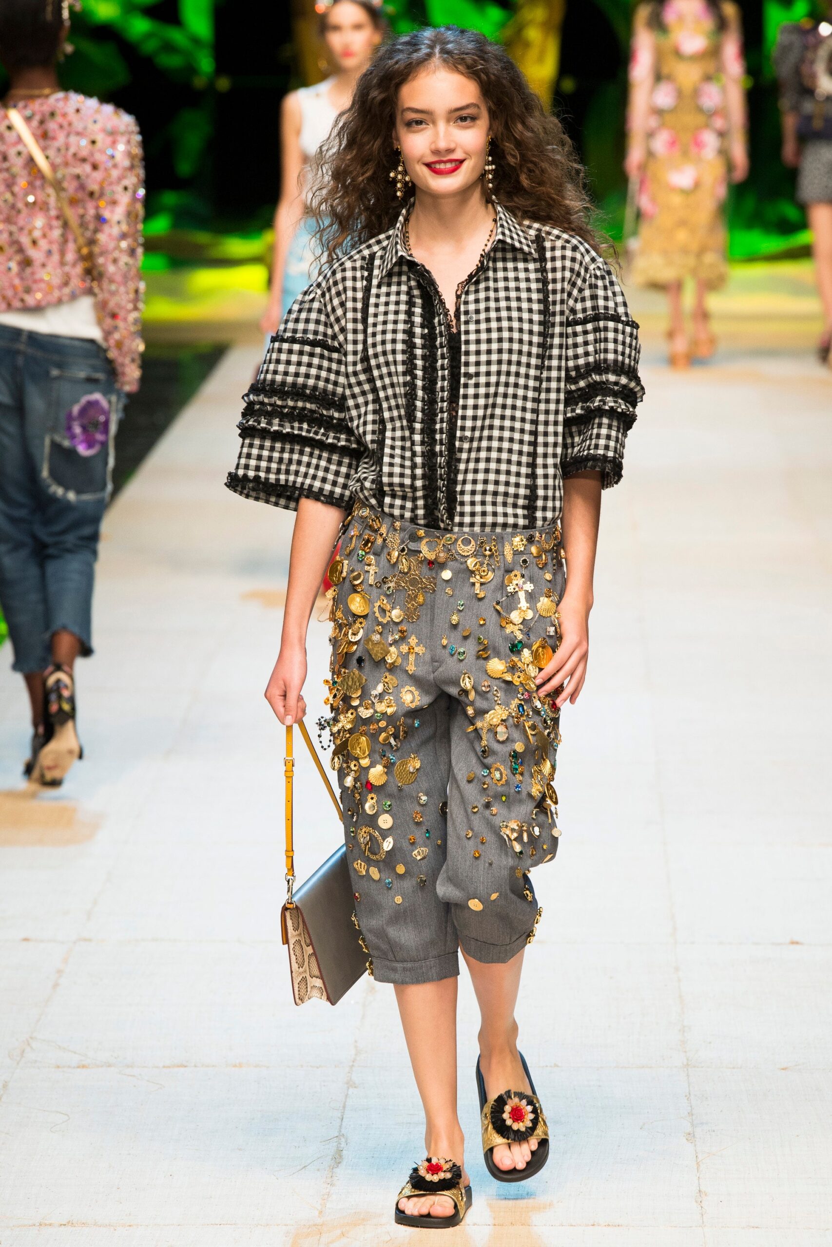 Dolce & Gabbana S/S 17 Look 59