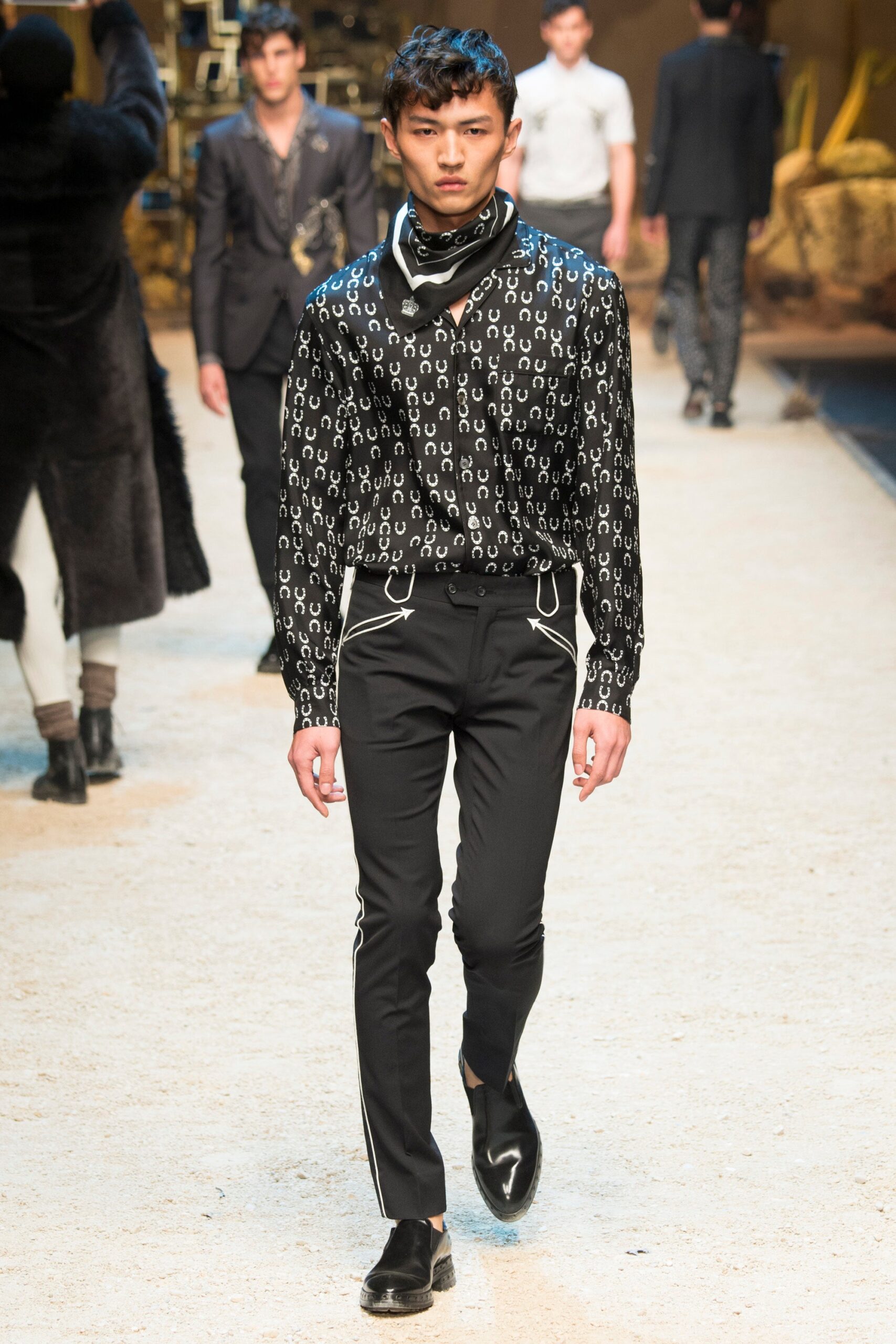 Dolce & Gabbana F/W 16 Menswear Look 29