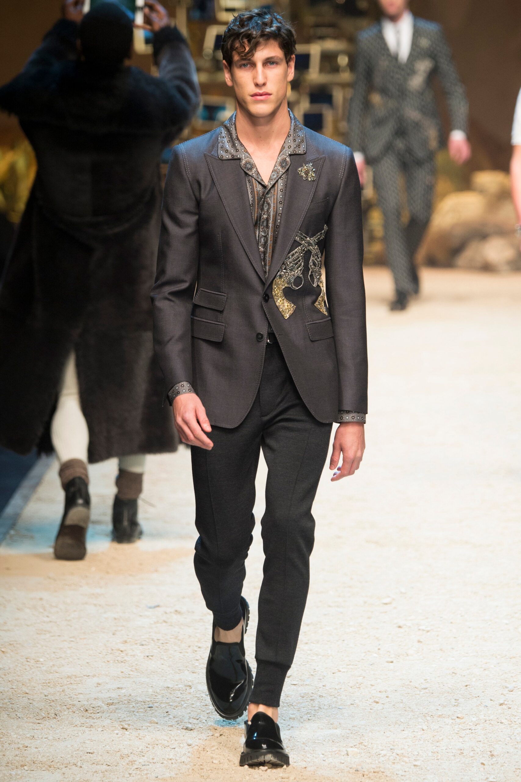 Dolce & Gabbana F/W 16 Menswear Look 30