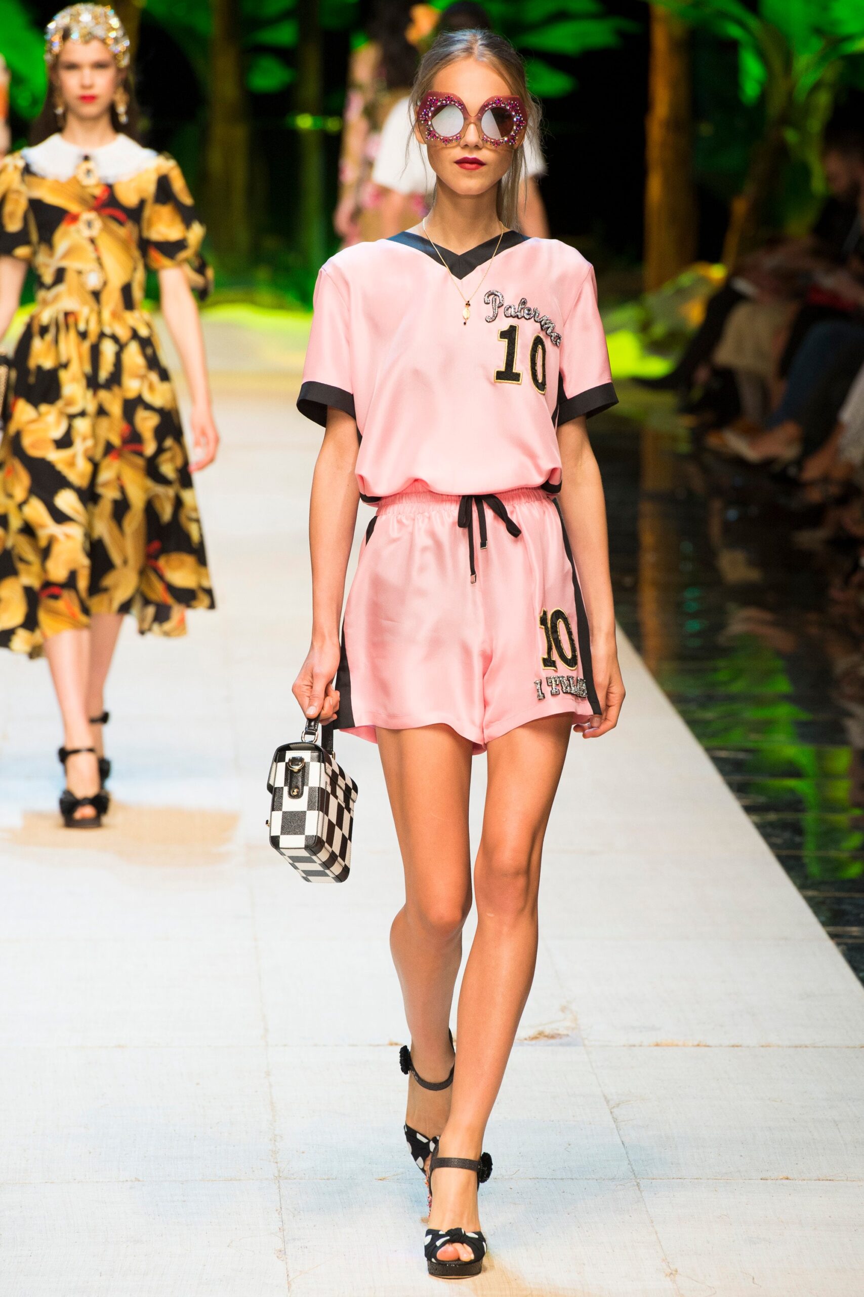Dolce & Gabbana S/S 17 Look 63