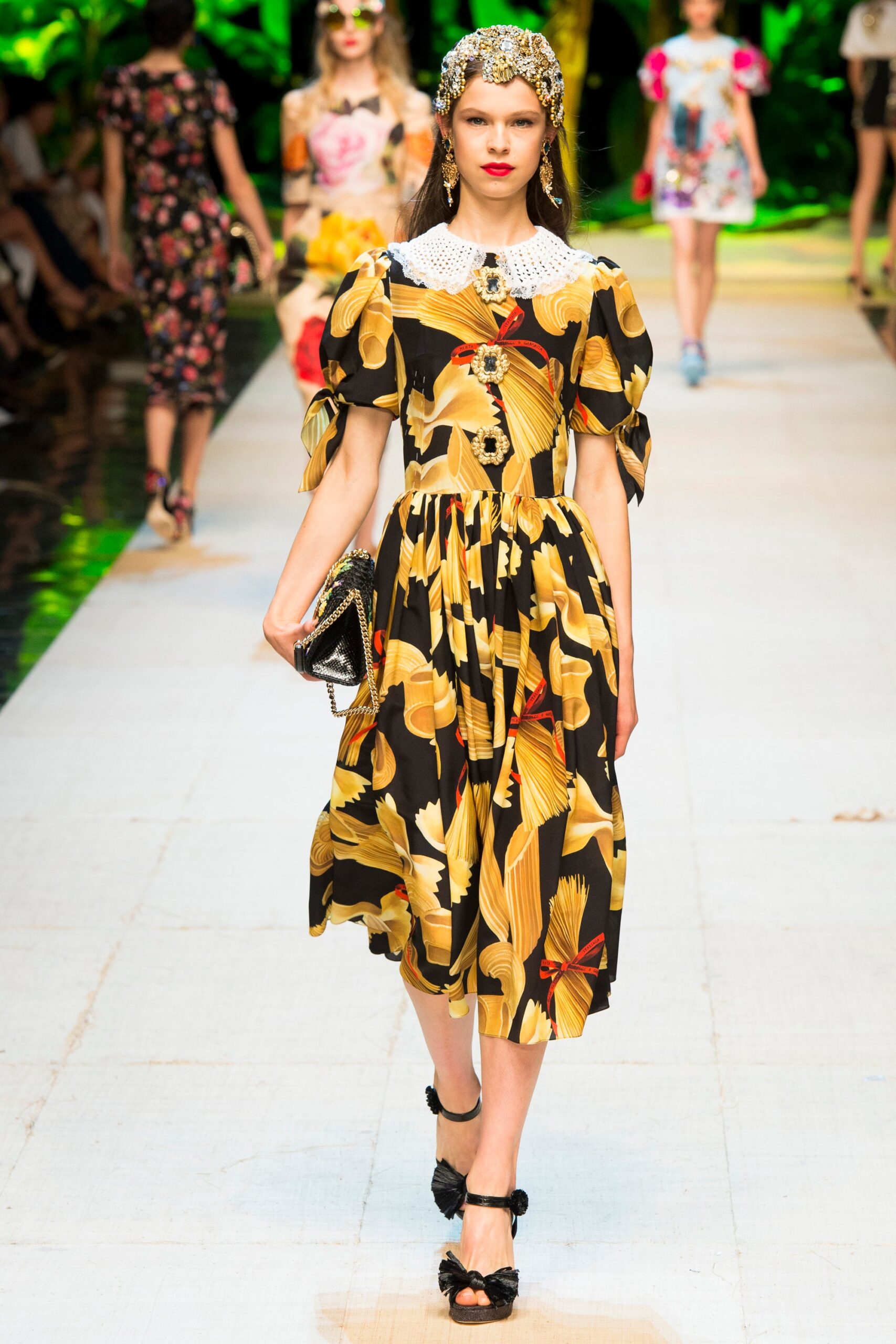 Dolce & Gabbana S/S 17 Look 64