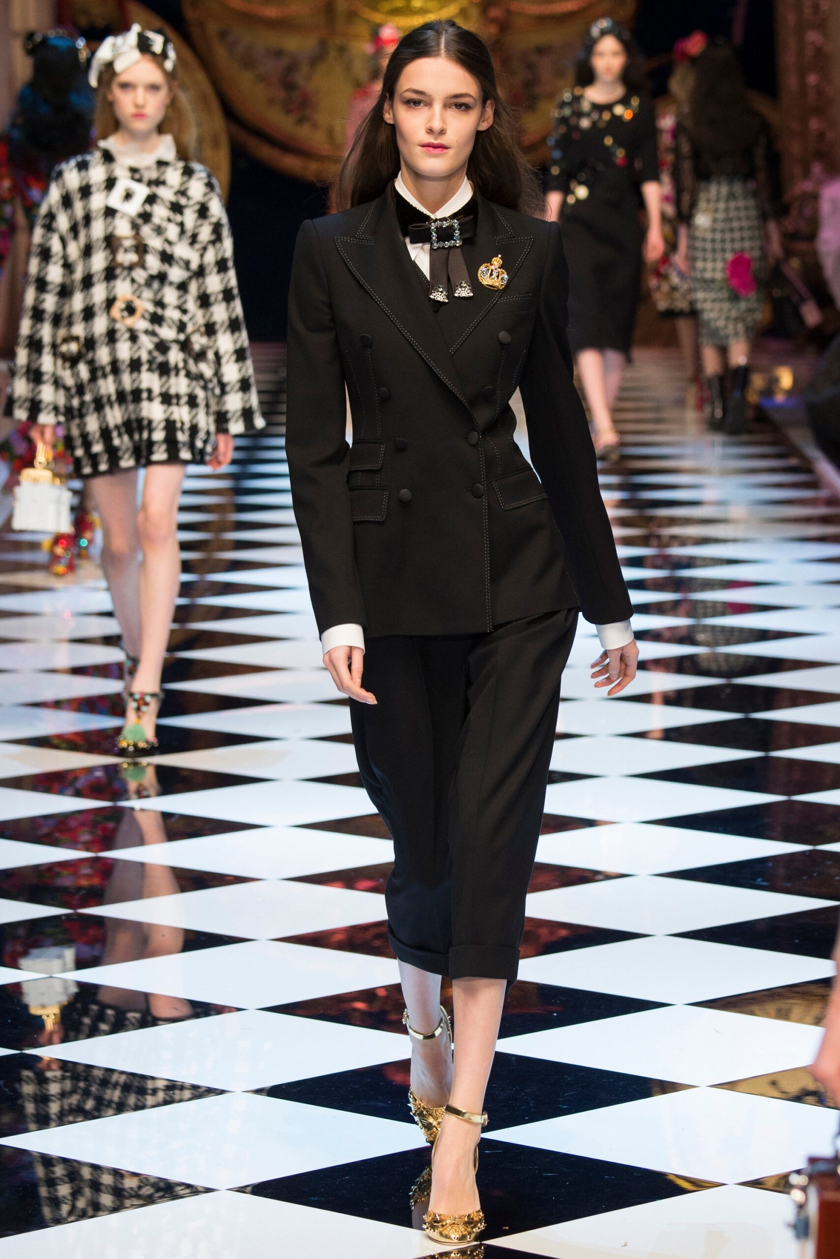 Dolce & Gabbana F/W 16 Look 53