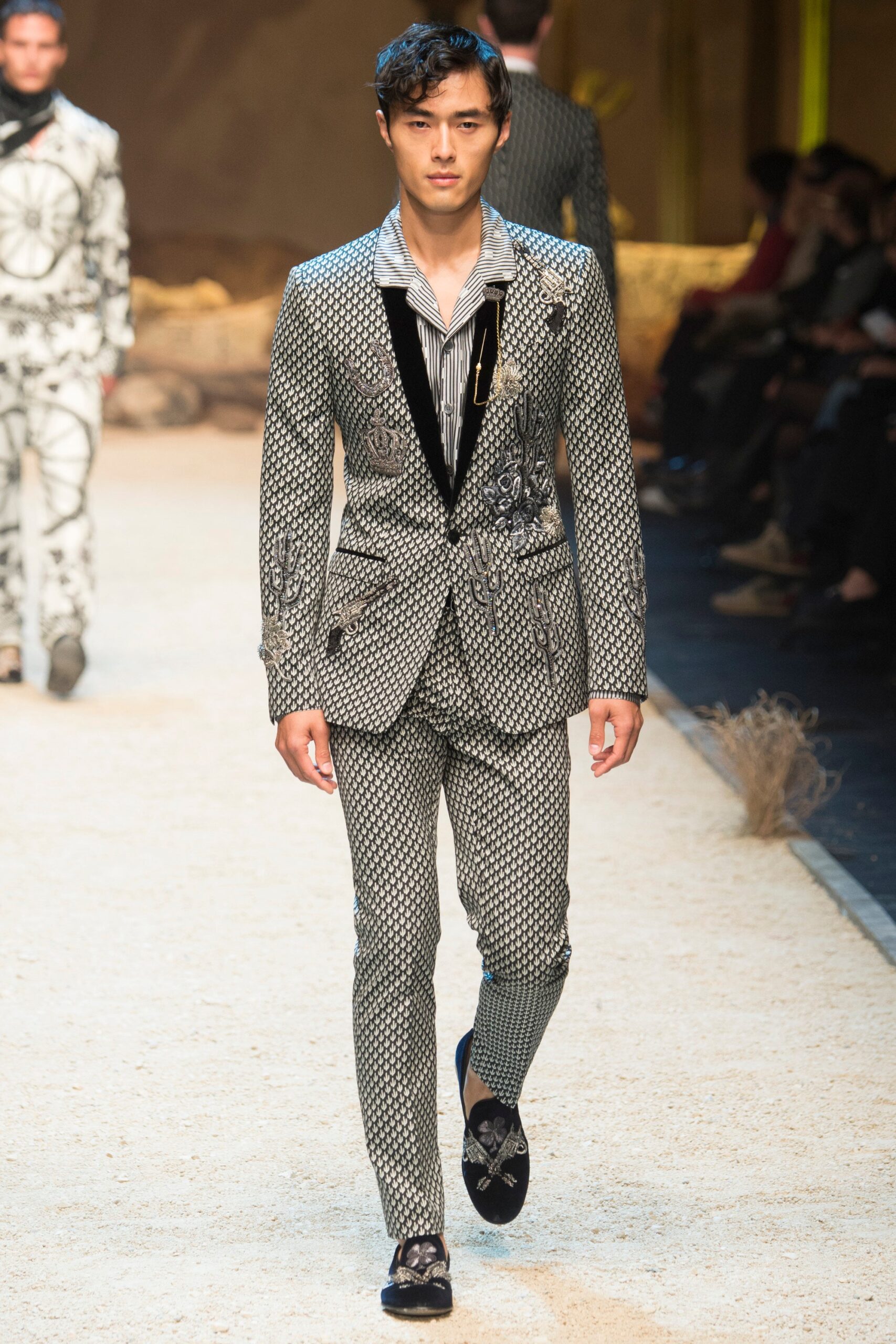 Dolce & Gabbana F/W 16 Menswear Look 33