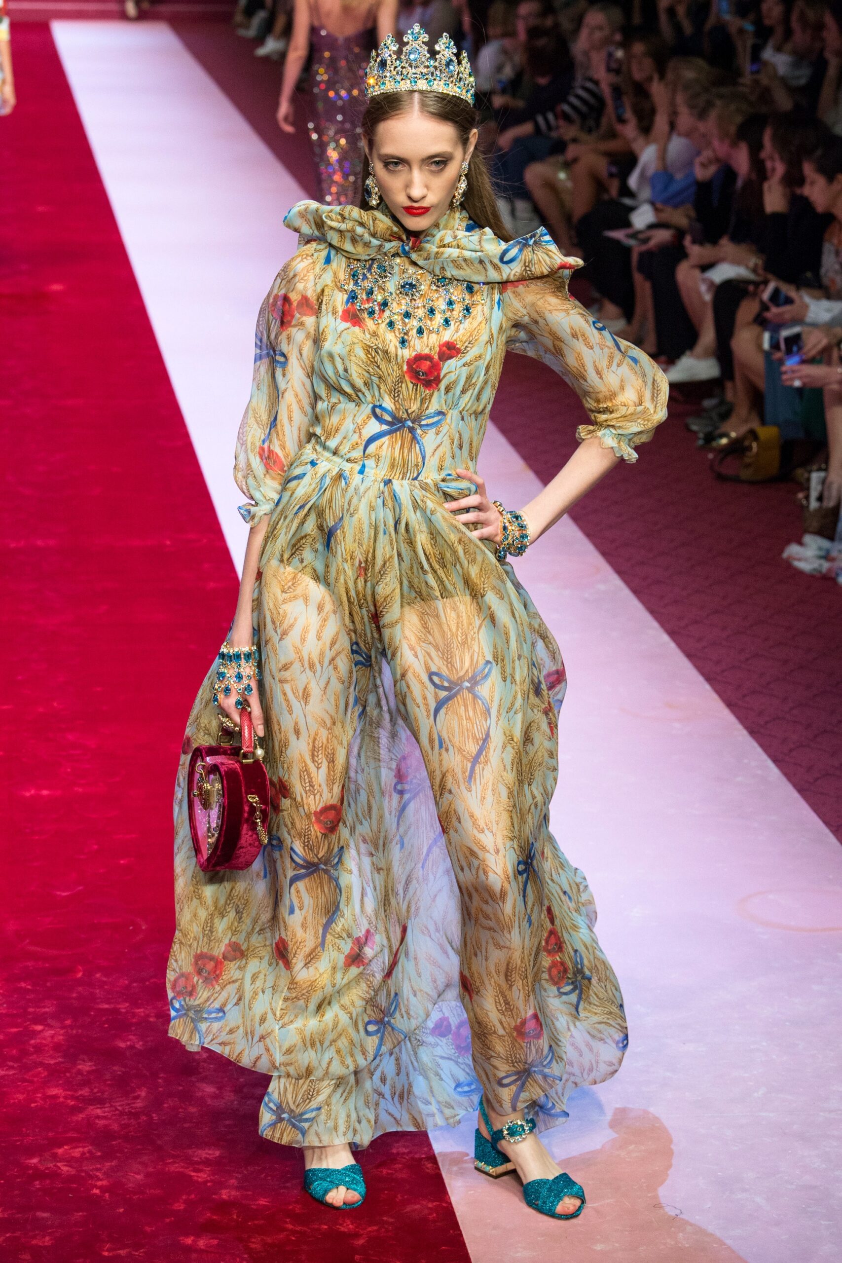 Dolce & Gabbana S/S 18 Look 85