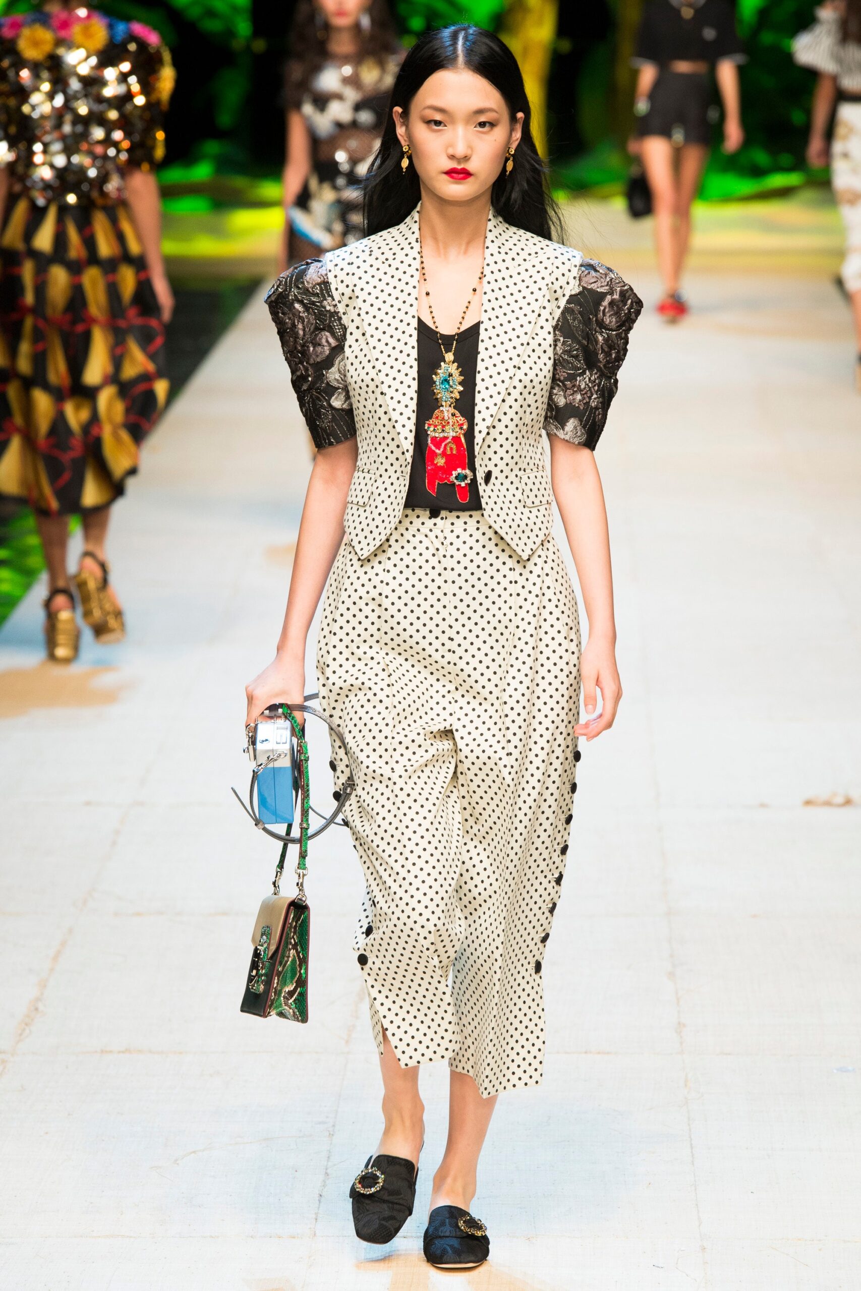 Dolce & Gabbana S/S 17 Look 68
