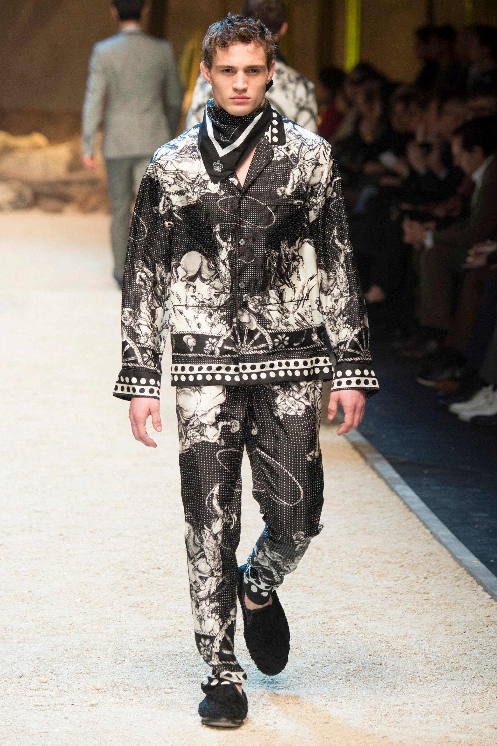 Dolce & Gabbana F/W 16 Menswear Look 35