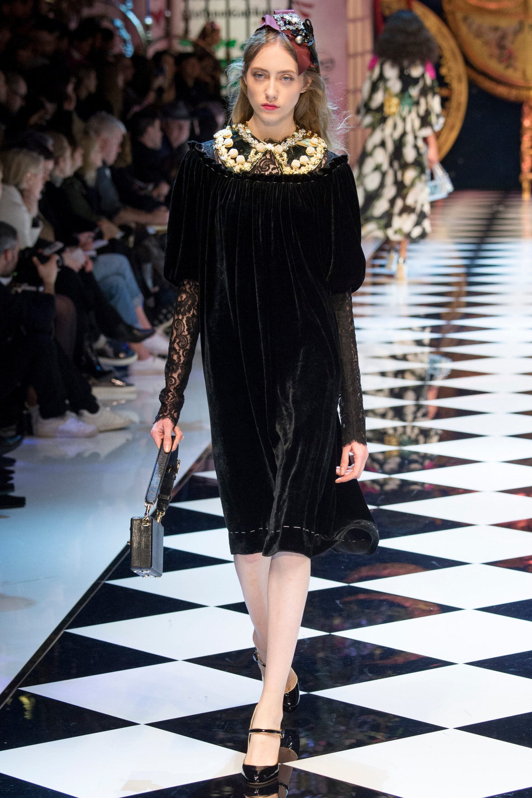Dolce & Gabbana F/W 16 Look 57