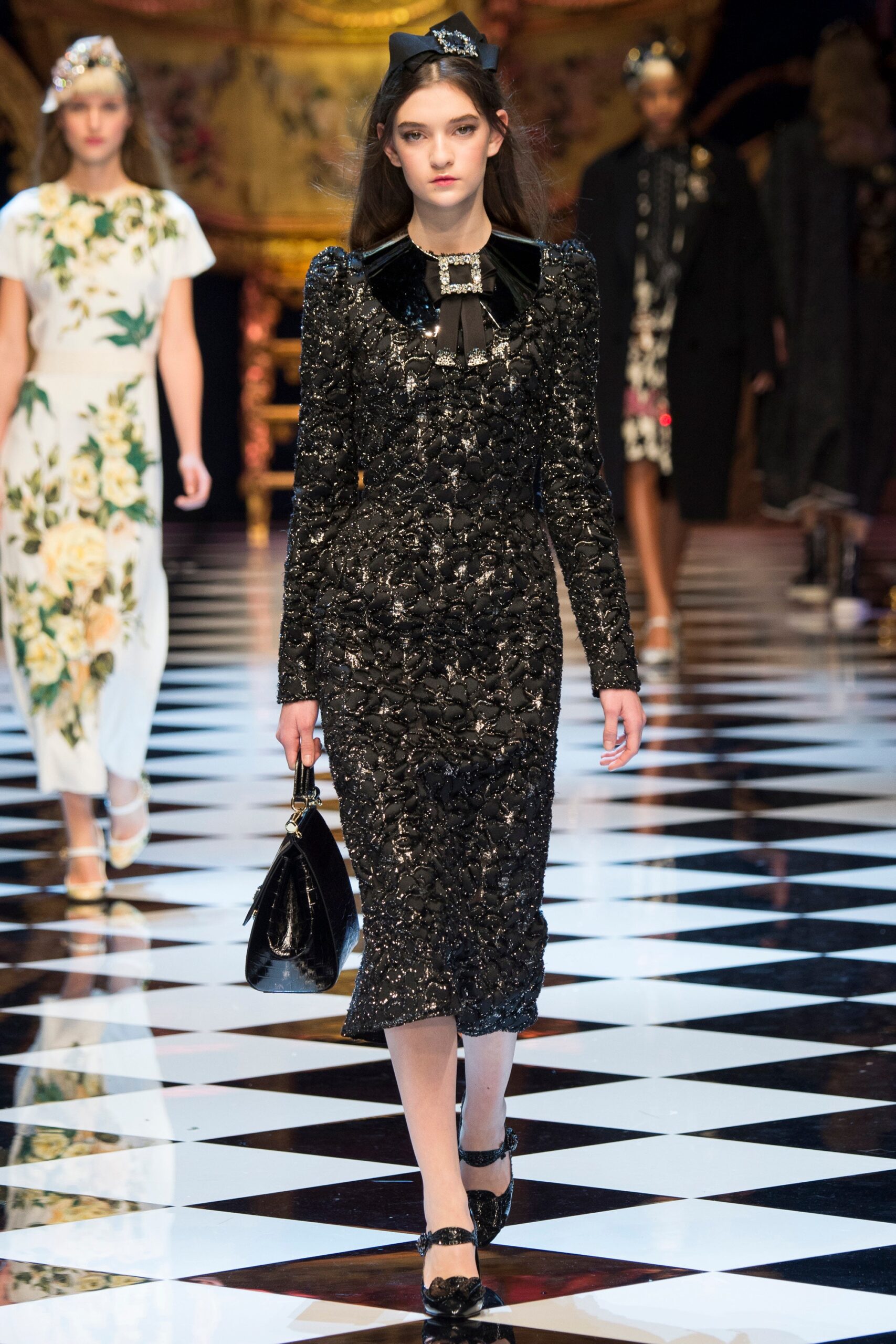 Dolce & Gabbana F/W 16 Look 60