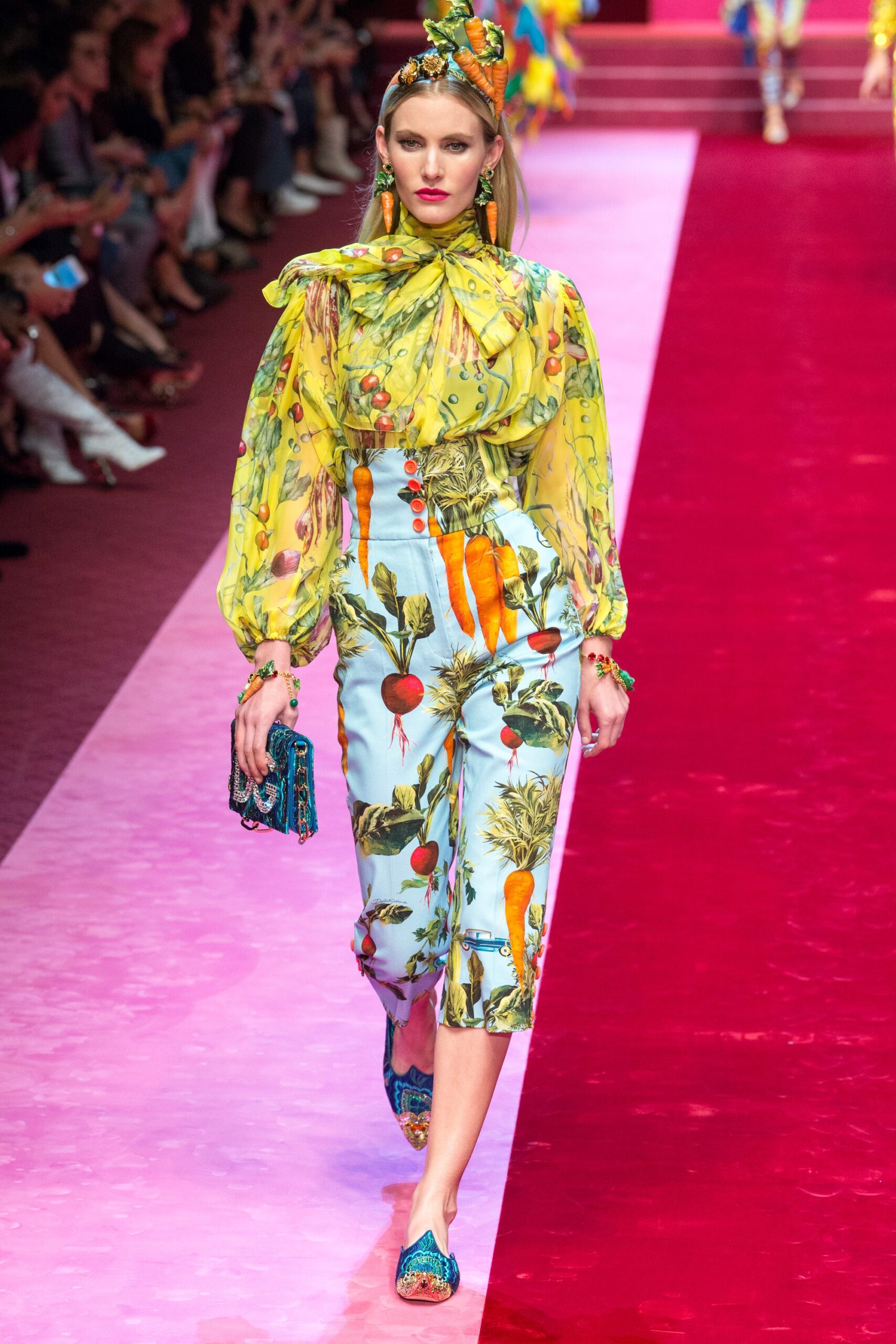 Dolce & Gabbana S/S 18 Look 99