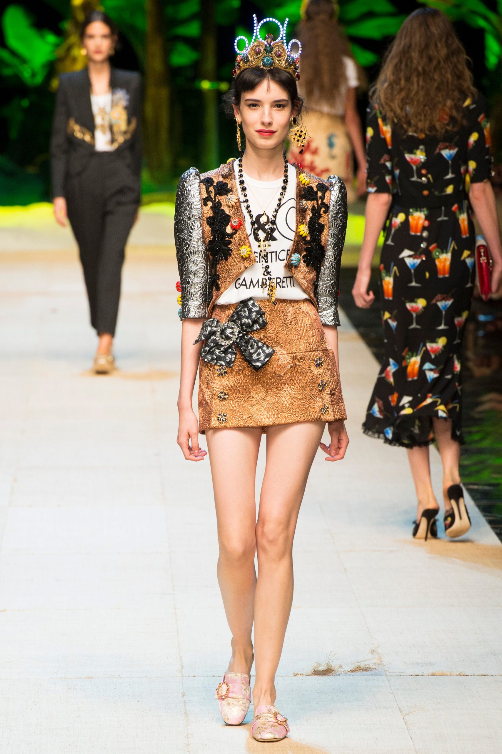 Dolce & Gabbana S/S 17 Look 84