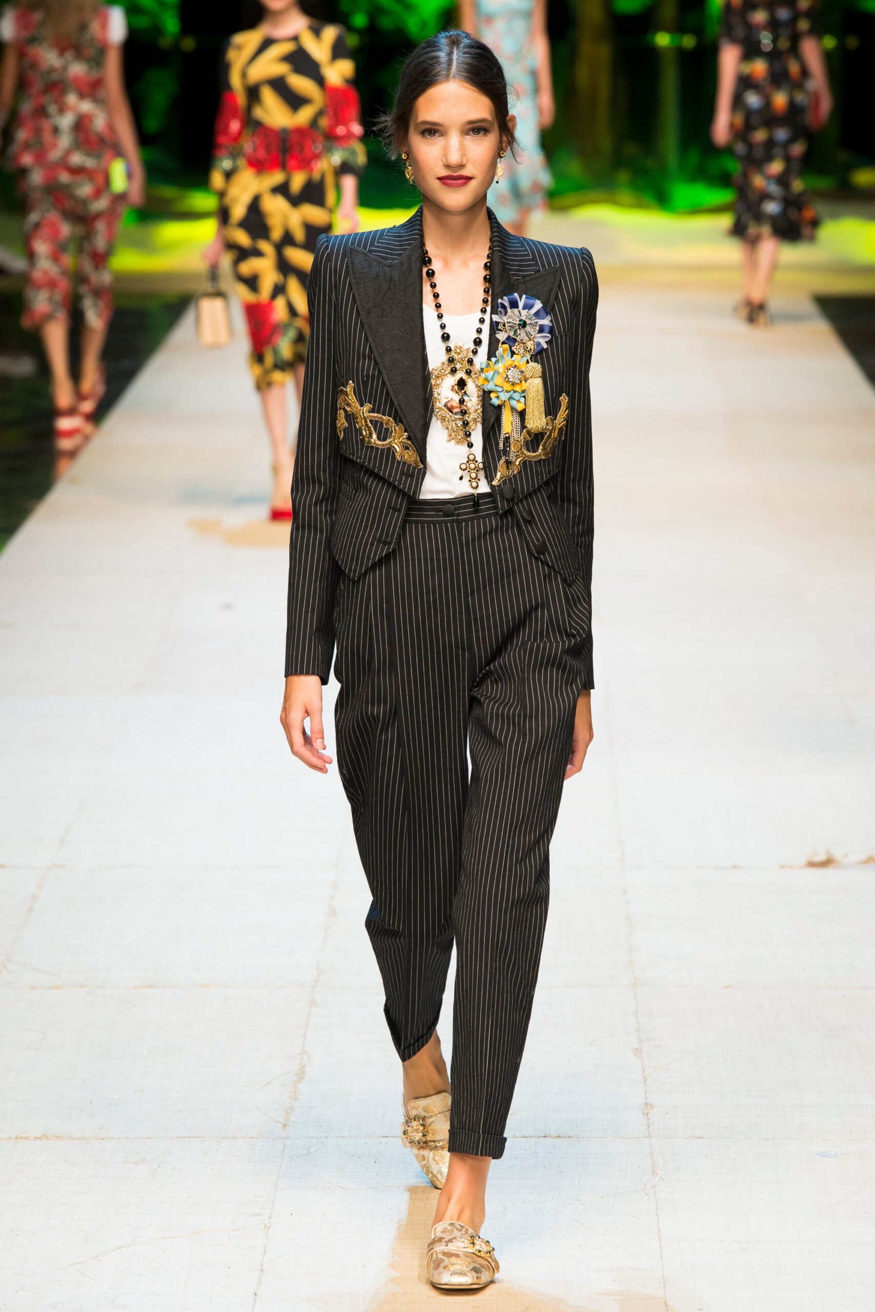 Dolce & Gabbana S/S 17 Look 85