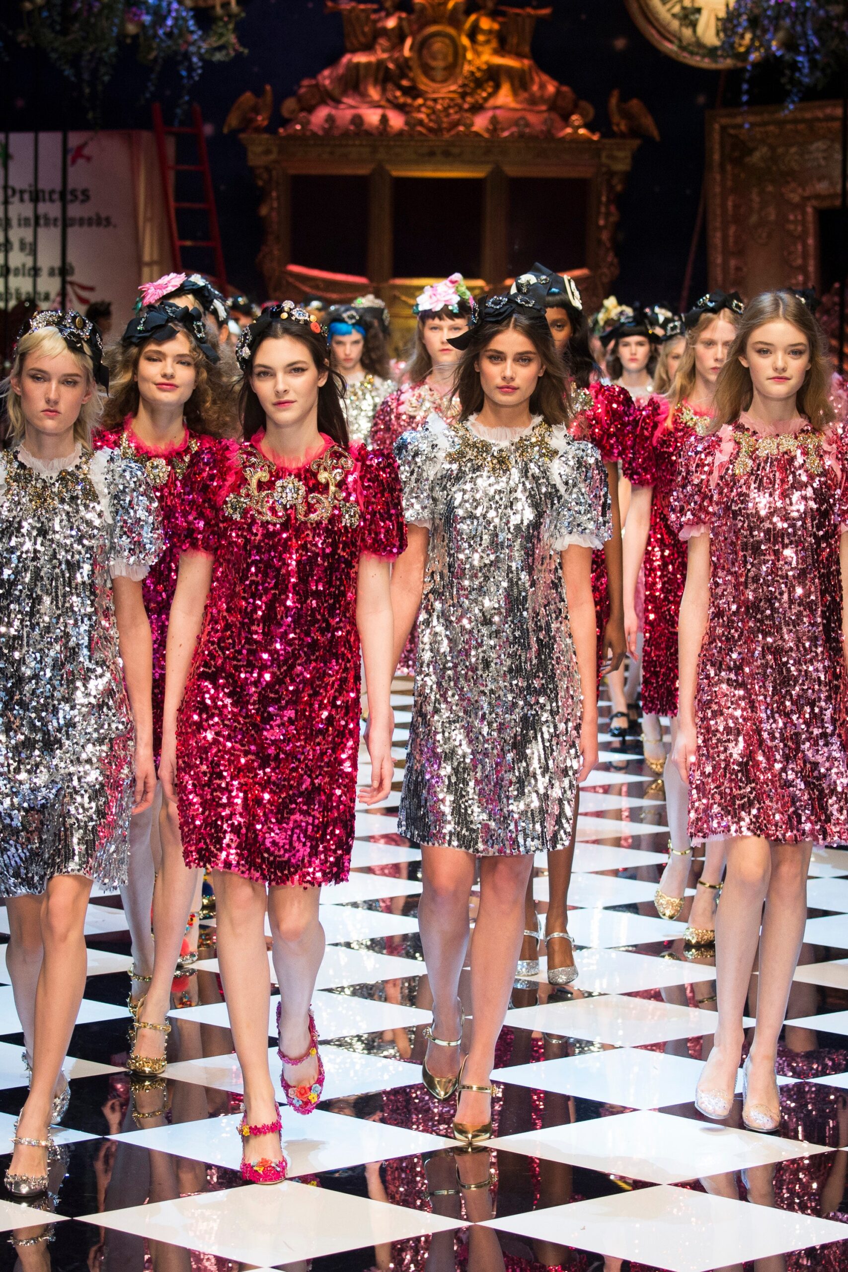 Dolce & Gabbana F/W 16 Look 72