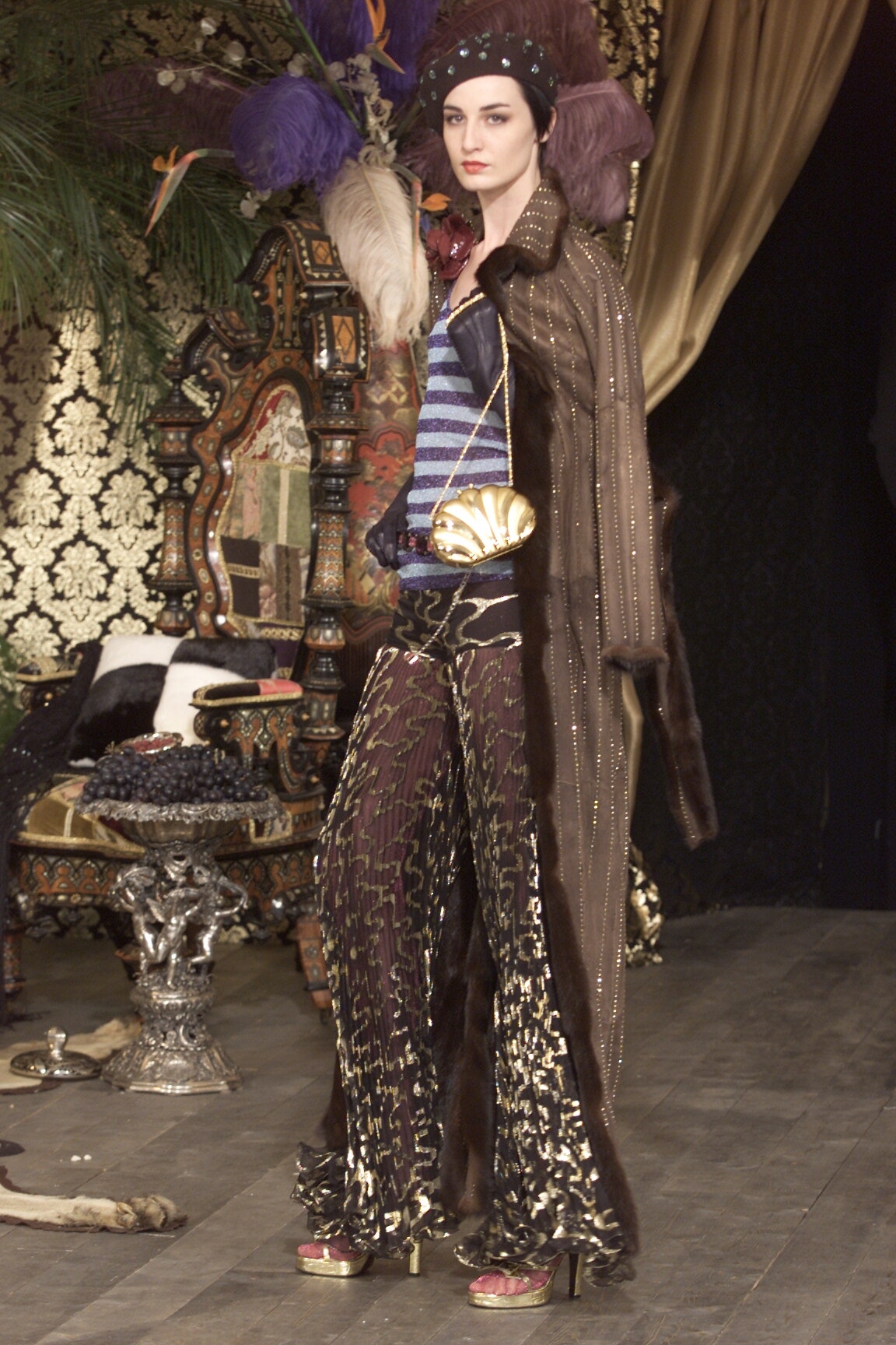 Dolce & Gabbana F/W 00 Look 5