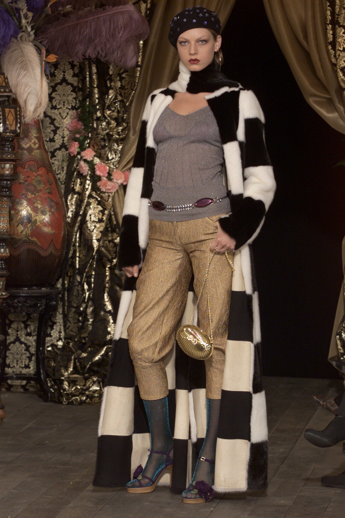 Dolce & Gabbana F/W 00 Look 7