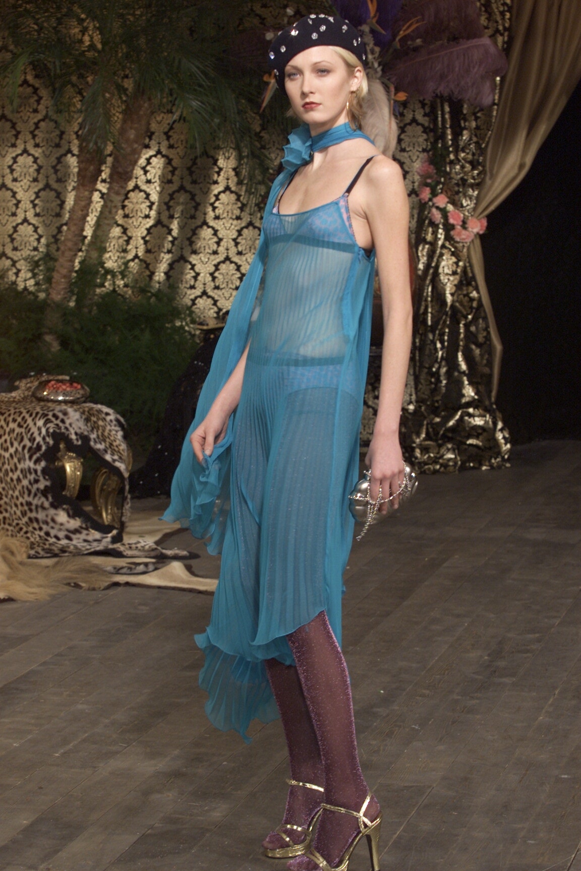 Dolce & Gabbana F/W 00 Look 28