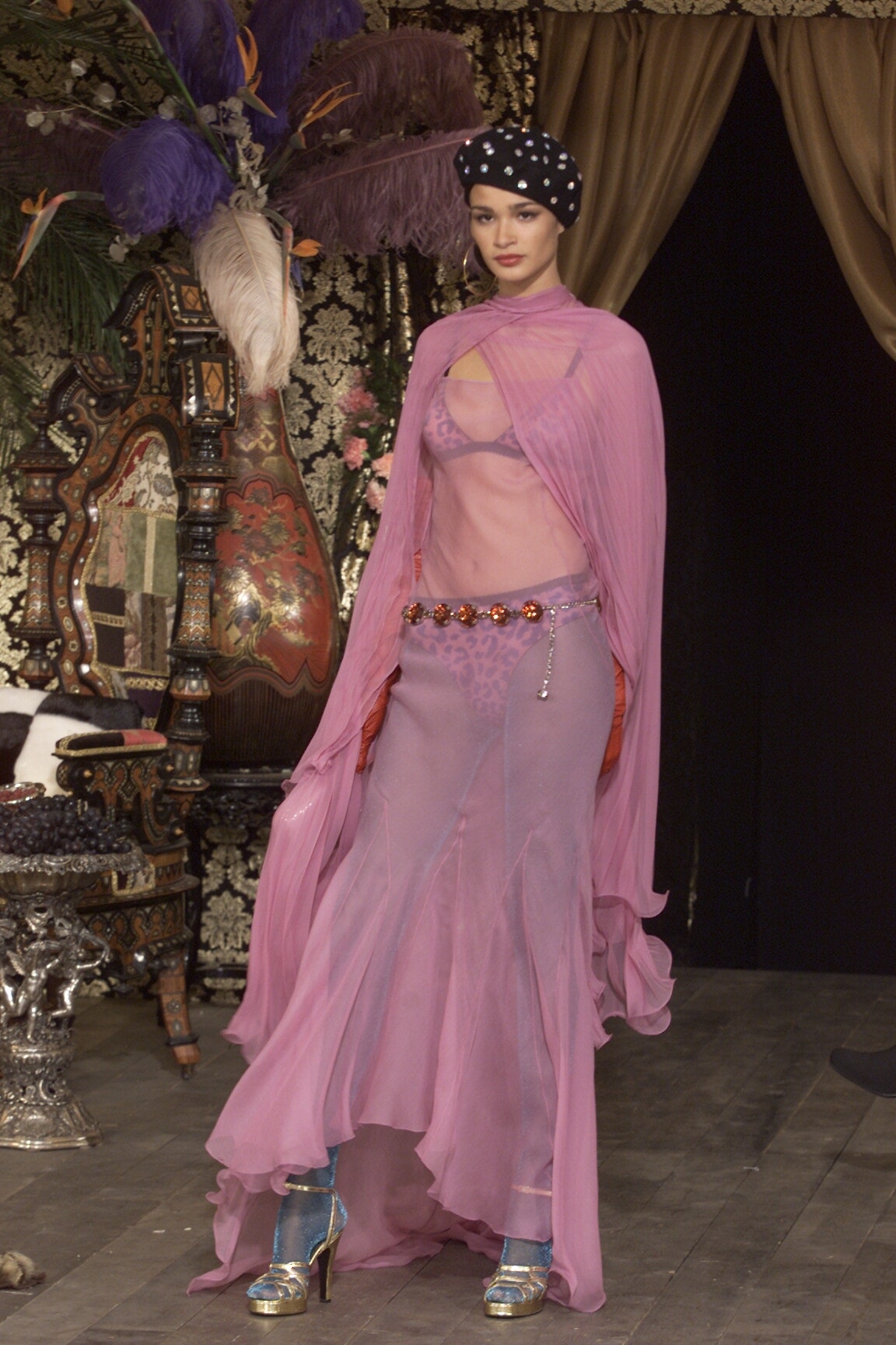 Dolce & Gabbana F/W 00 Look 90