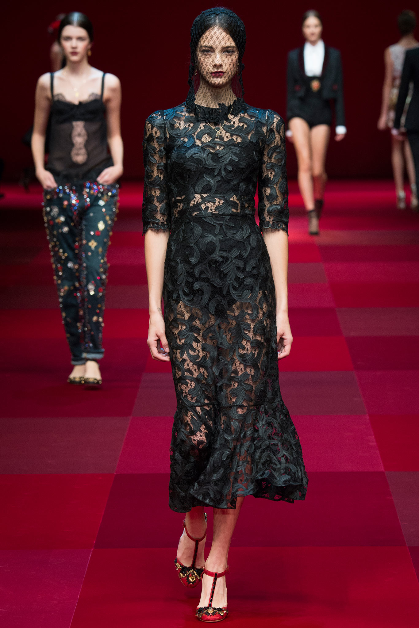 Dolce & Gabbana S/S 15 Look 16