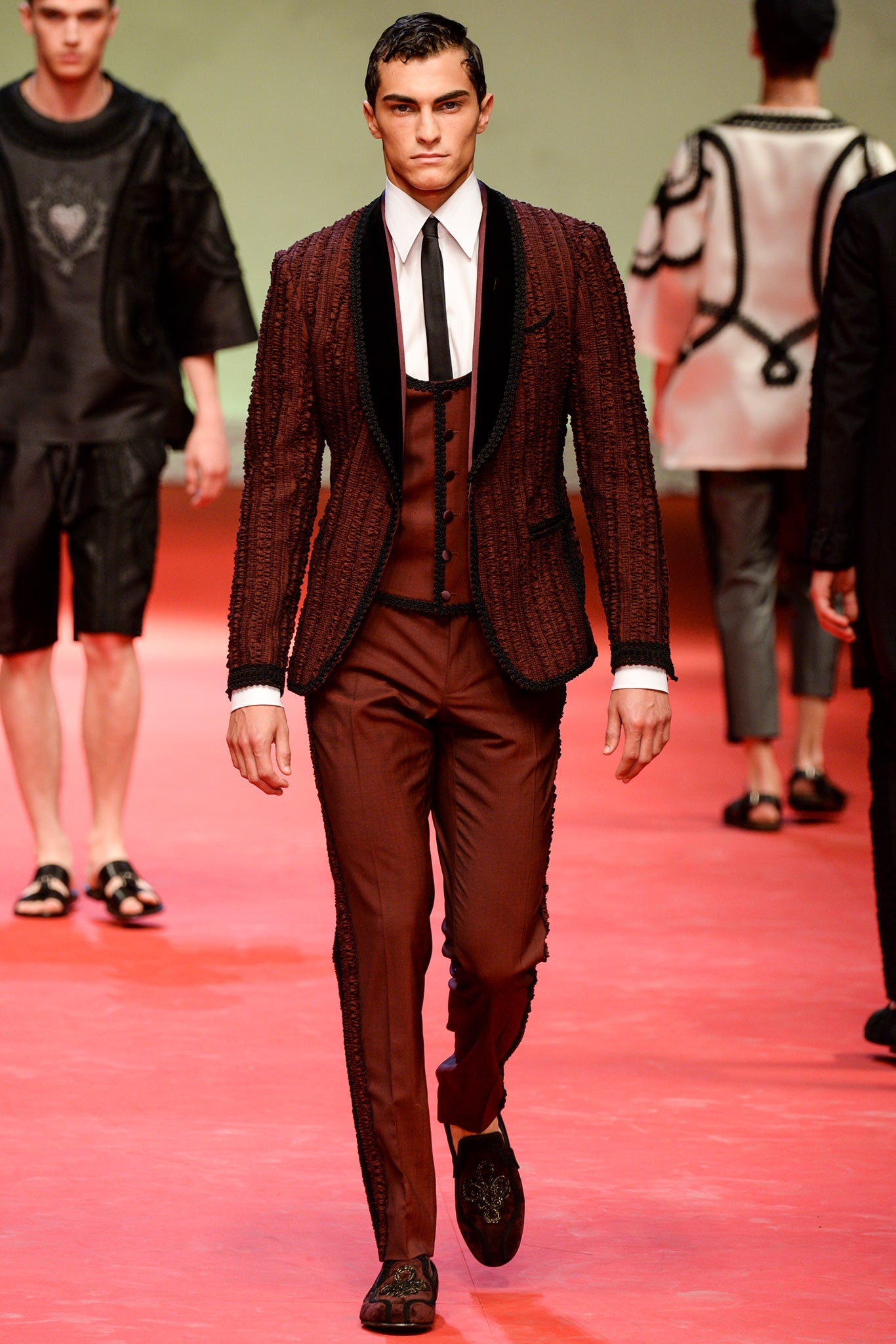 Dolce & Gabbana S/S 15 Menswear Look 19