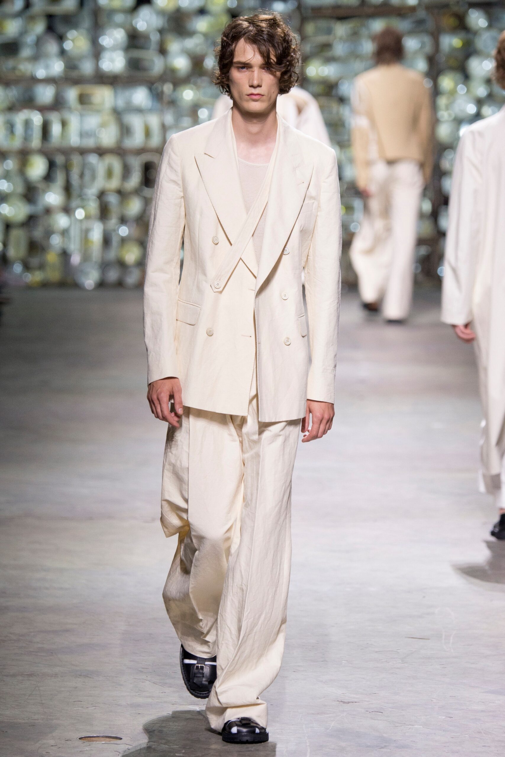 Dries Van Noten S/S 17 Menswear Look 1
