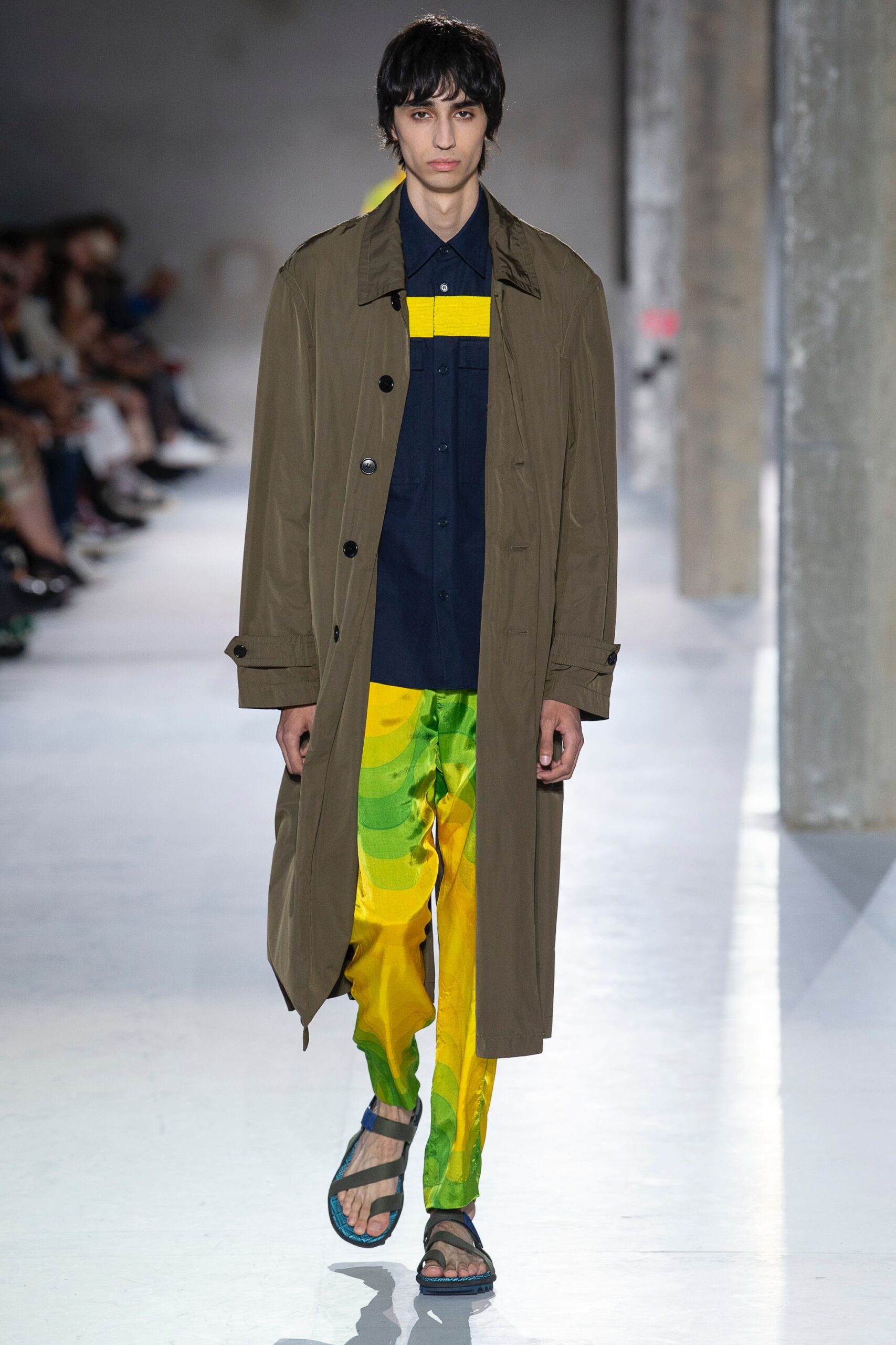 Dries Van Noten S/S 19 Menswear Look 25