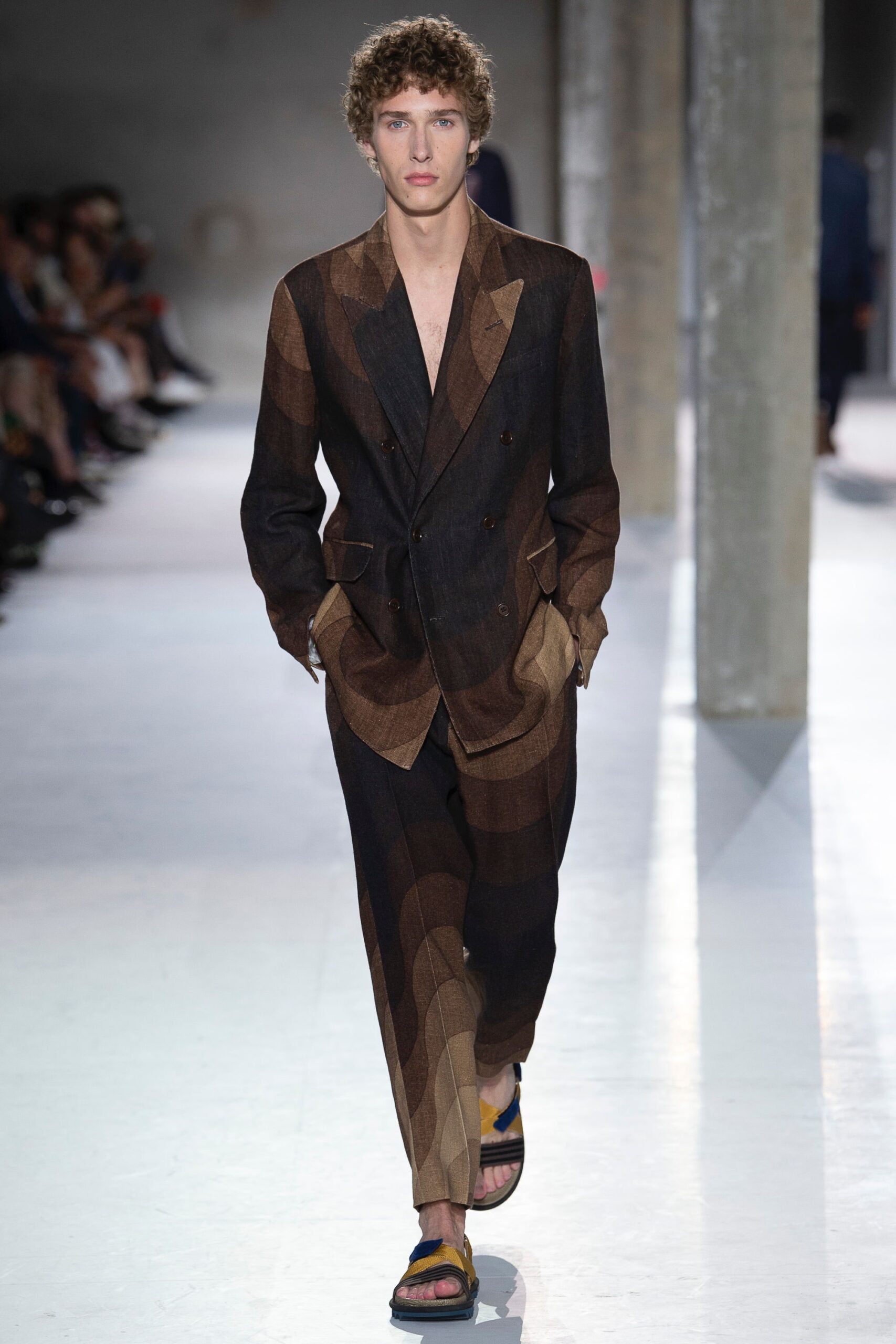 Dries Van Noten S/S 19 Menswear Look 30