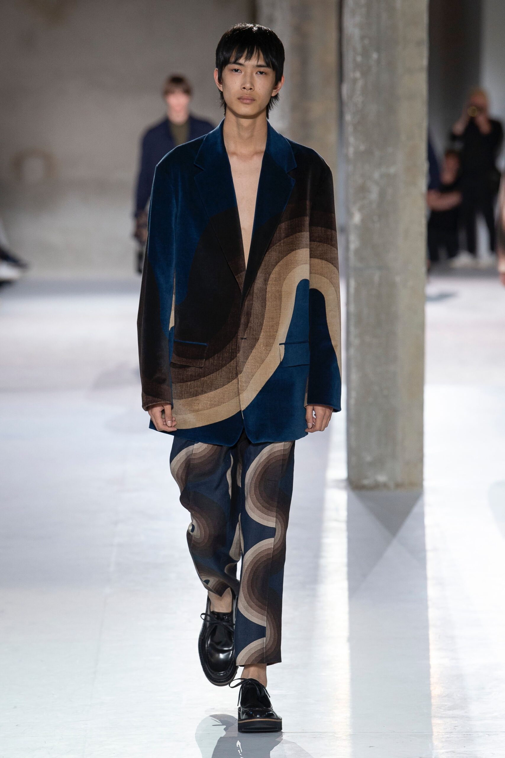 Dries Van Noten S/S 19 Menswear Look 33