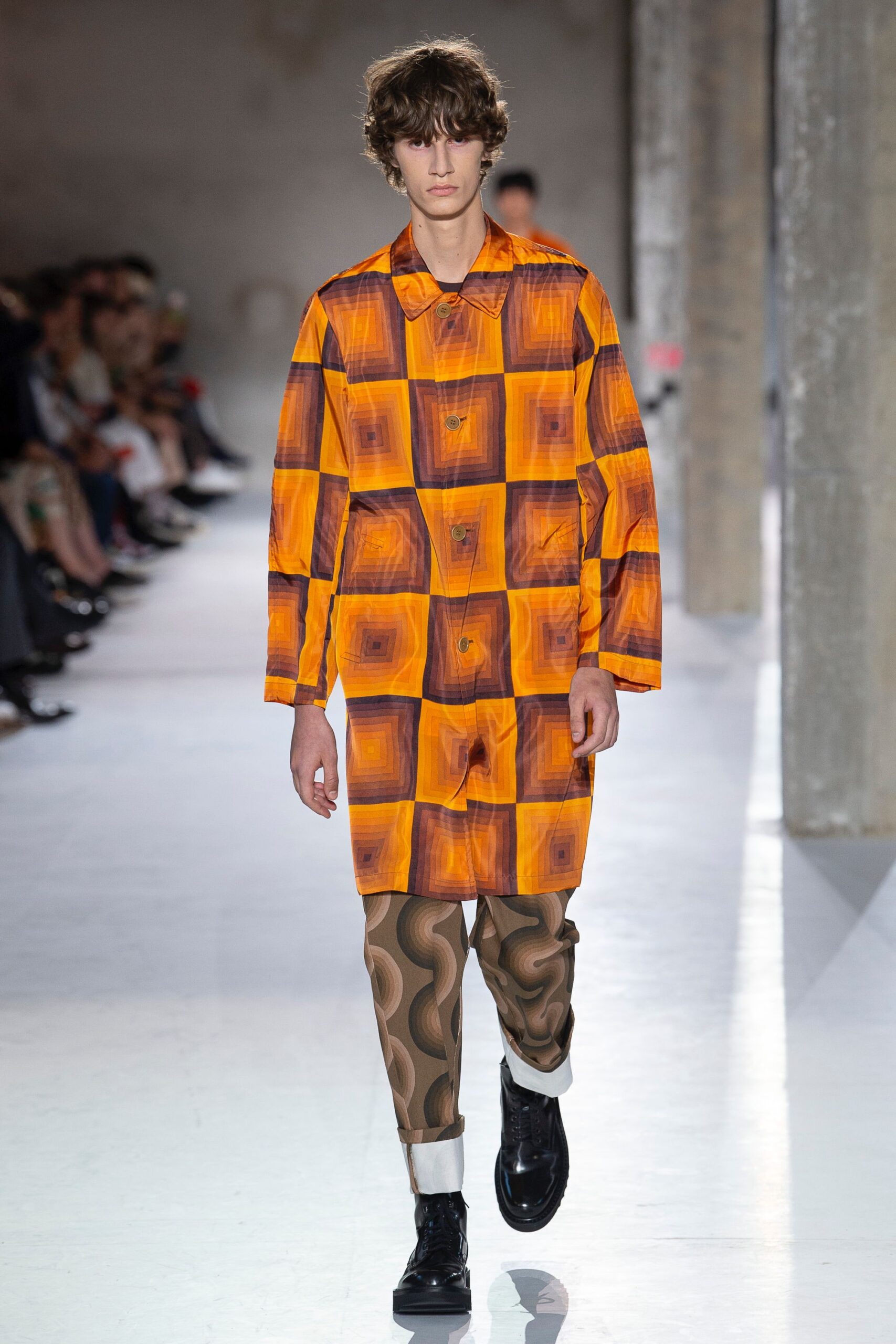 Dries Van Noten S/S 19 Menswear Look 37