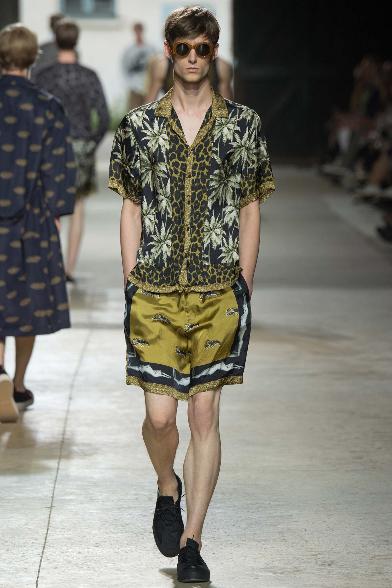 Dries Van Noten S/S 16 Menswear Look 18