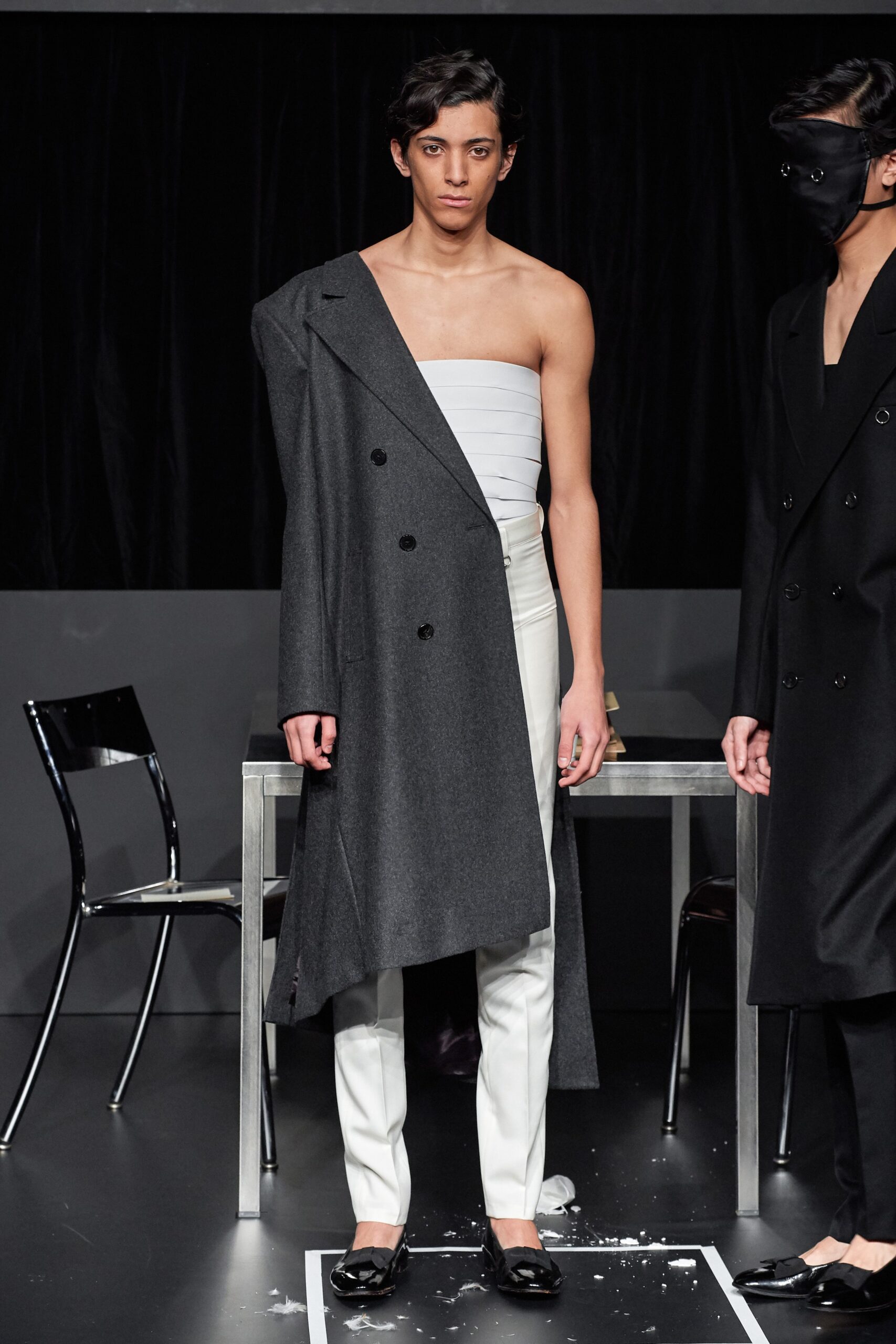 DressedUndressed Tokyo F/W 19 Look 9