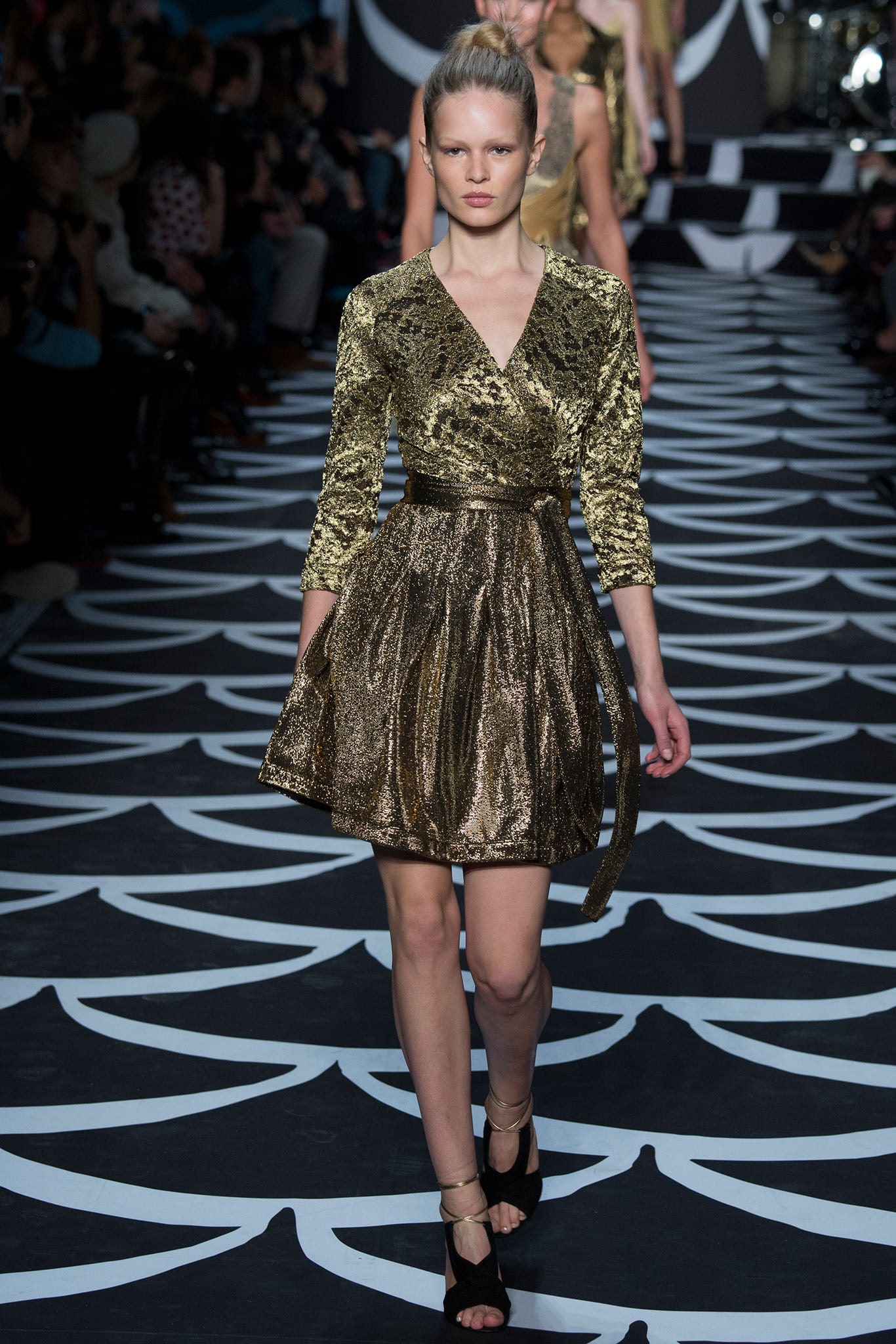 Diane von Furstenberg F/W 14 Look 45