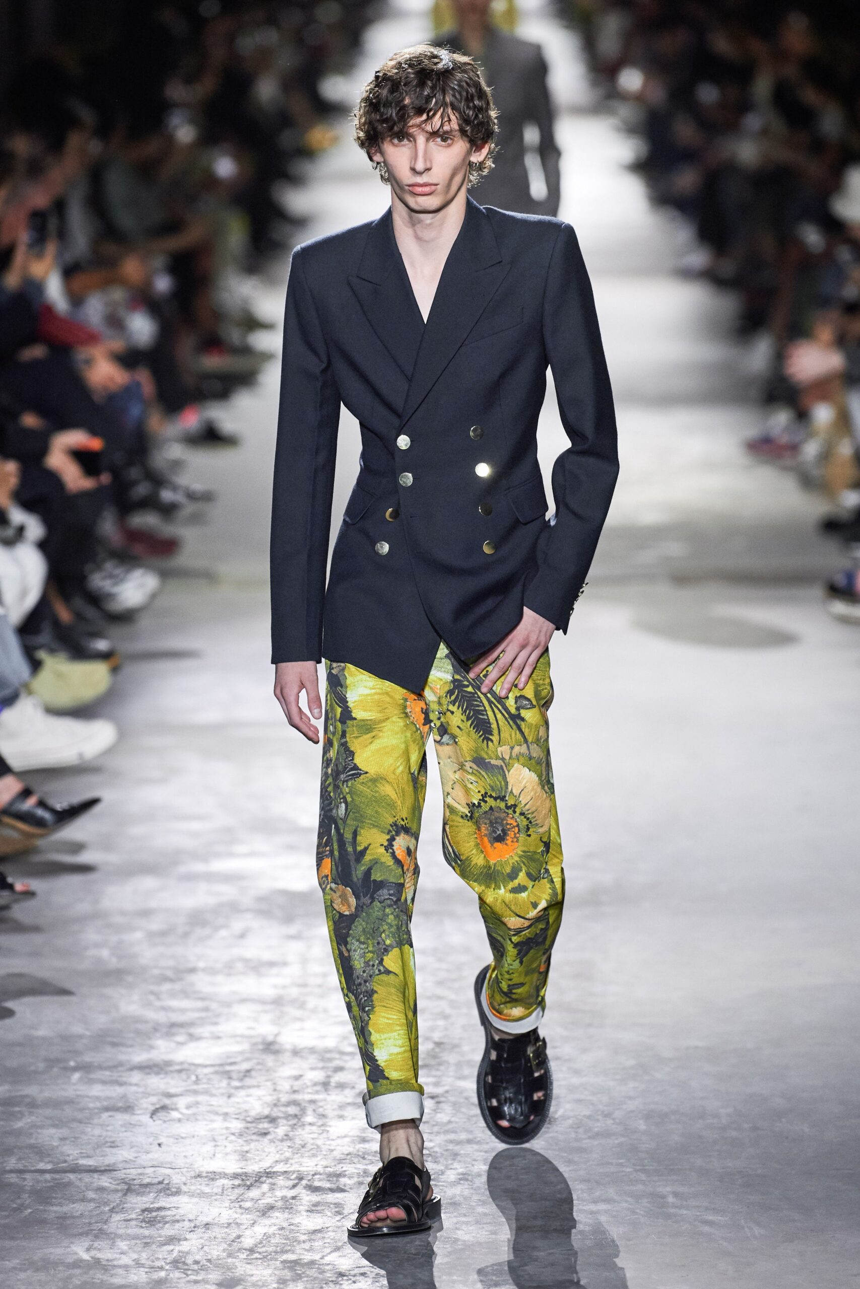 Dries Van Noten S/S 20 Menswear Look 1