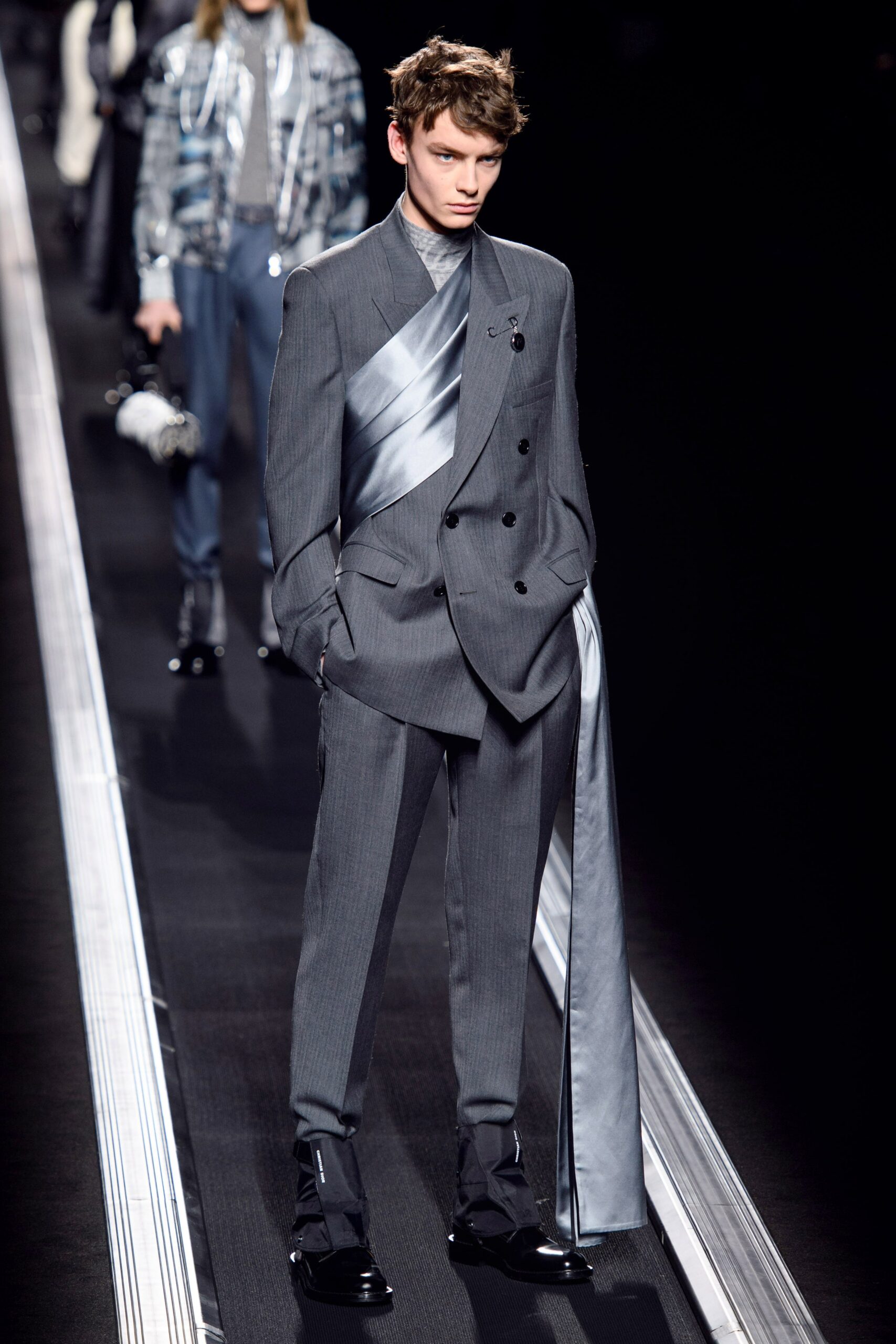 Dior Men F/W 19 Menswear Look 2