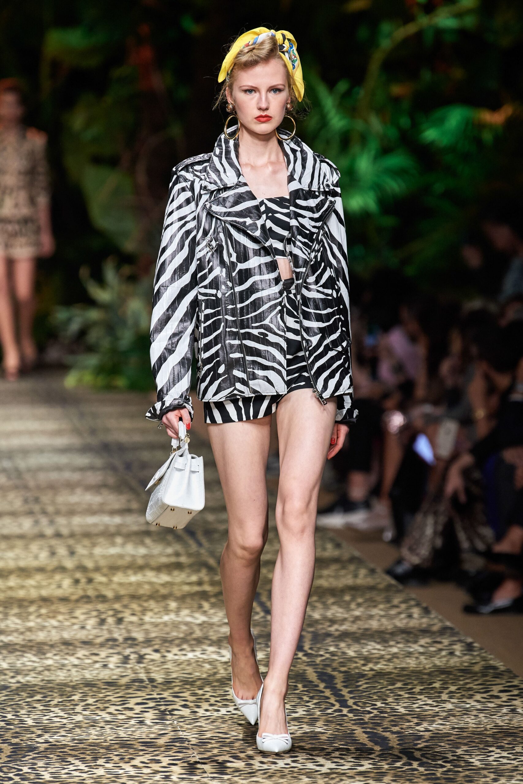 Dolce & Gabbana S/S 20 Look 15