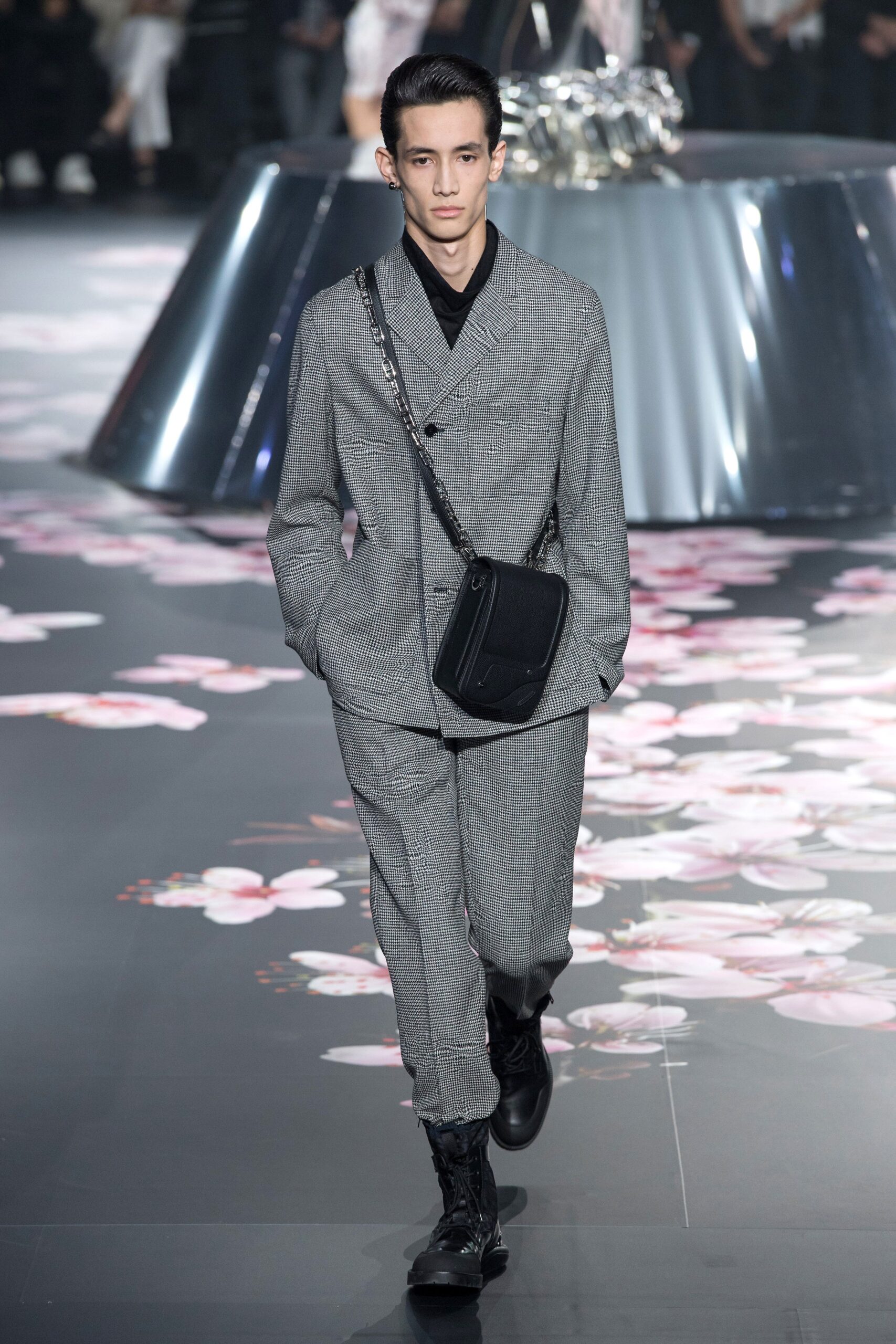 Dior Men F/W 19 Look 3