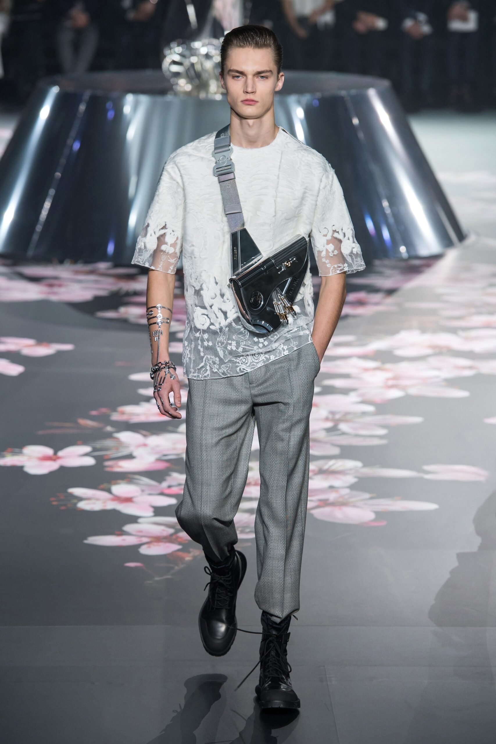 Dior Men F/W 19 Look 4