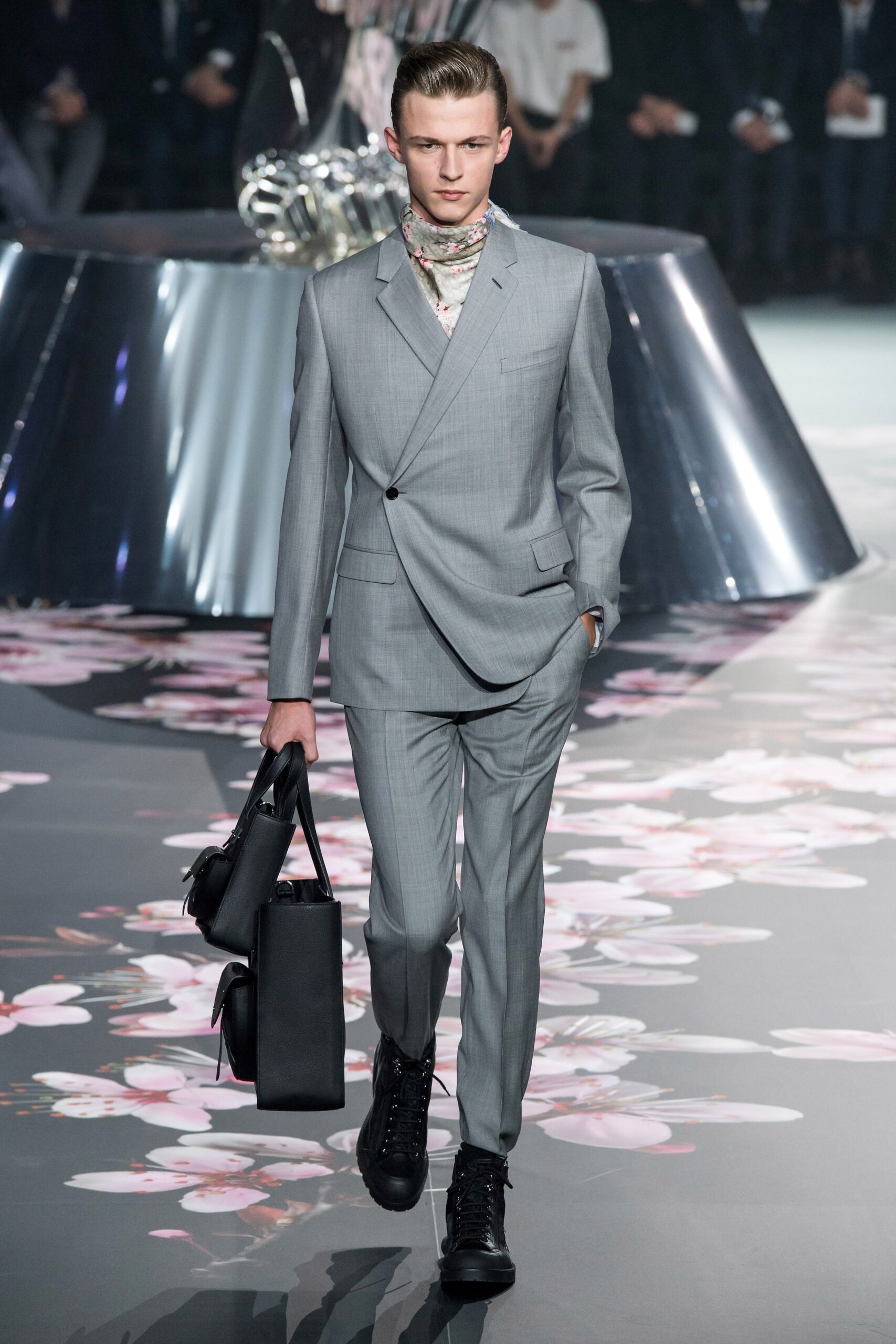 Dior Men F/W 19 Look 7