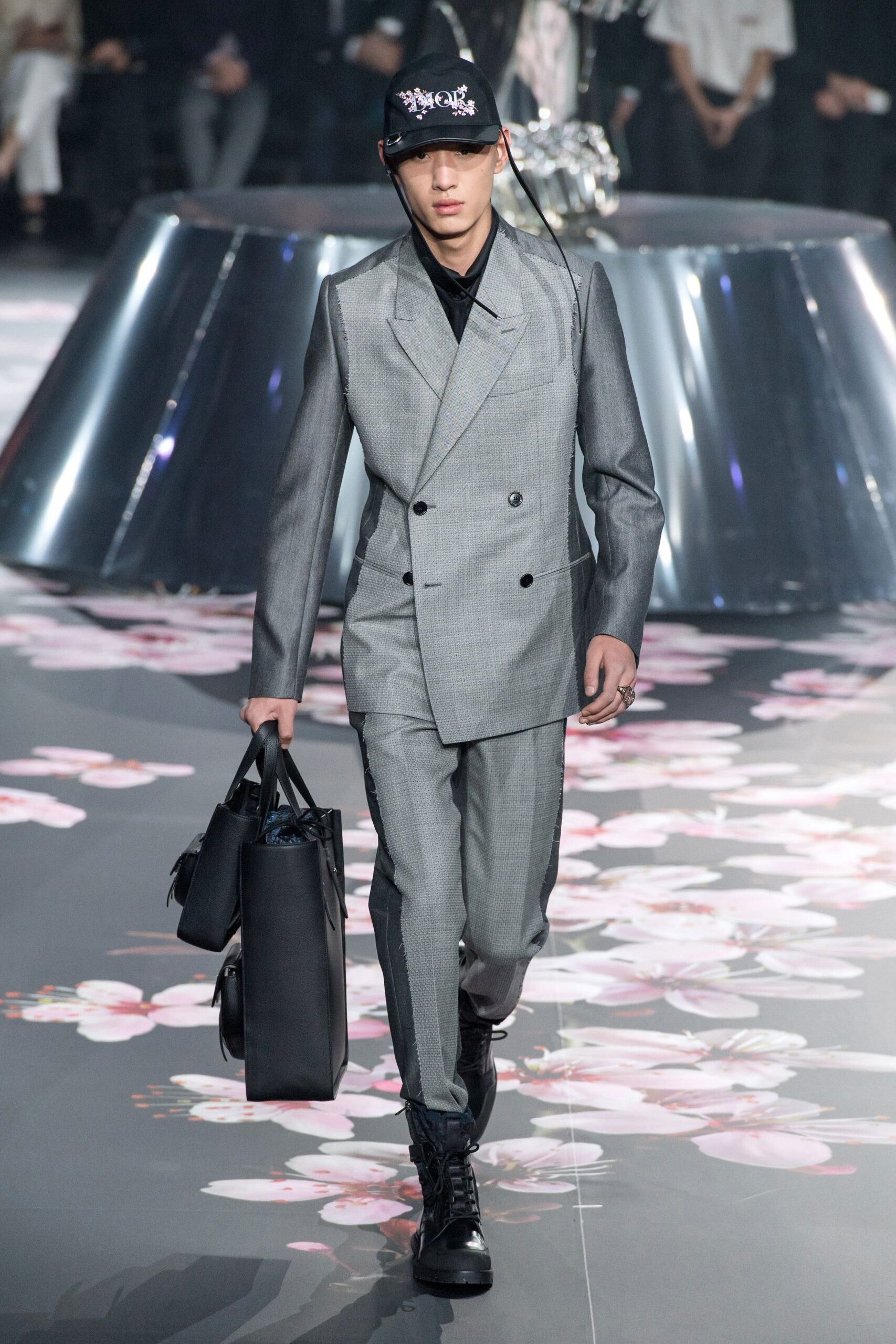 Dior Men F/W 19 Look 10