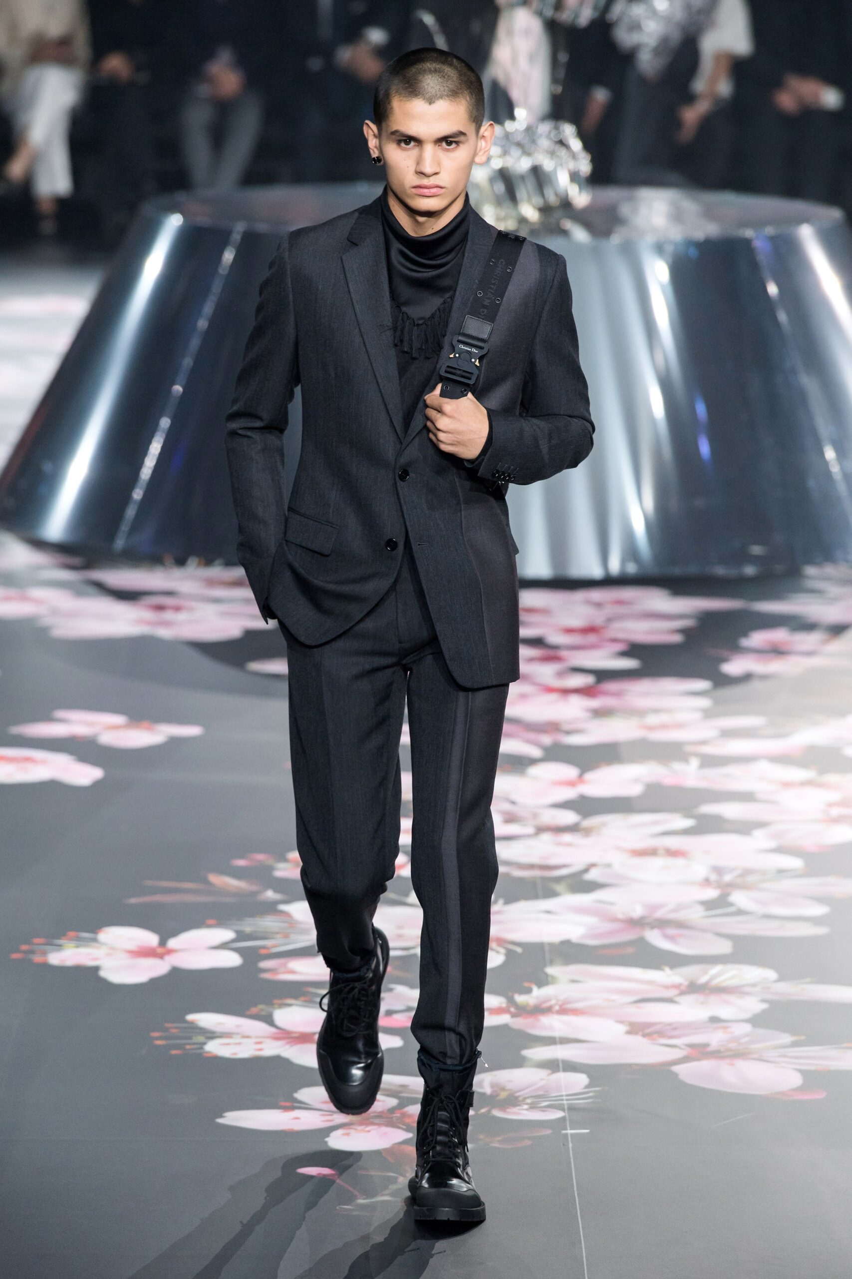 Dior Men F/W 19 Look 13