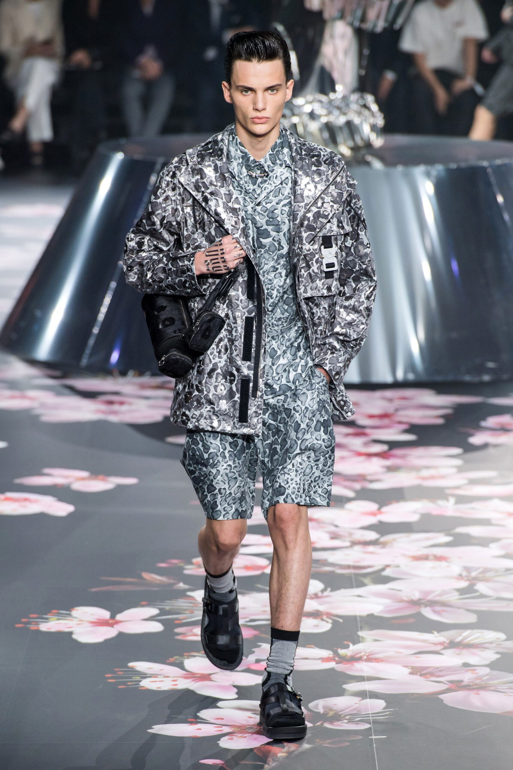 Dior Men F/W 19 Look 17