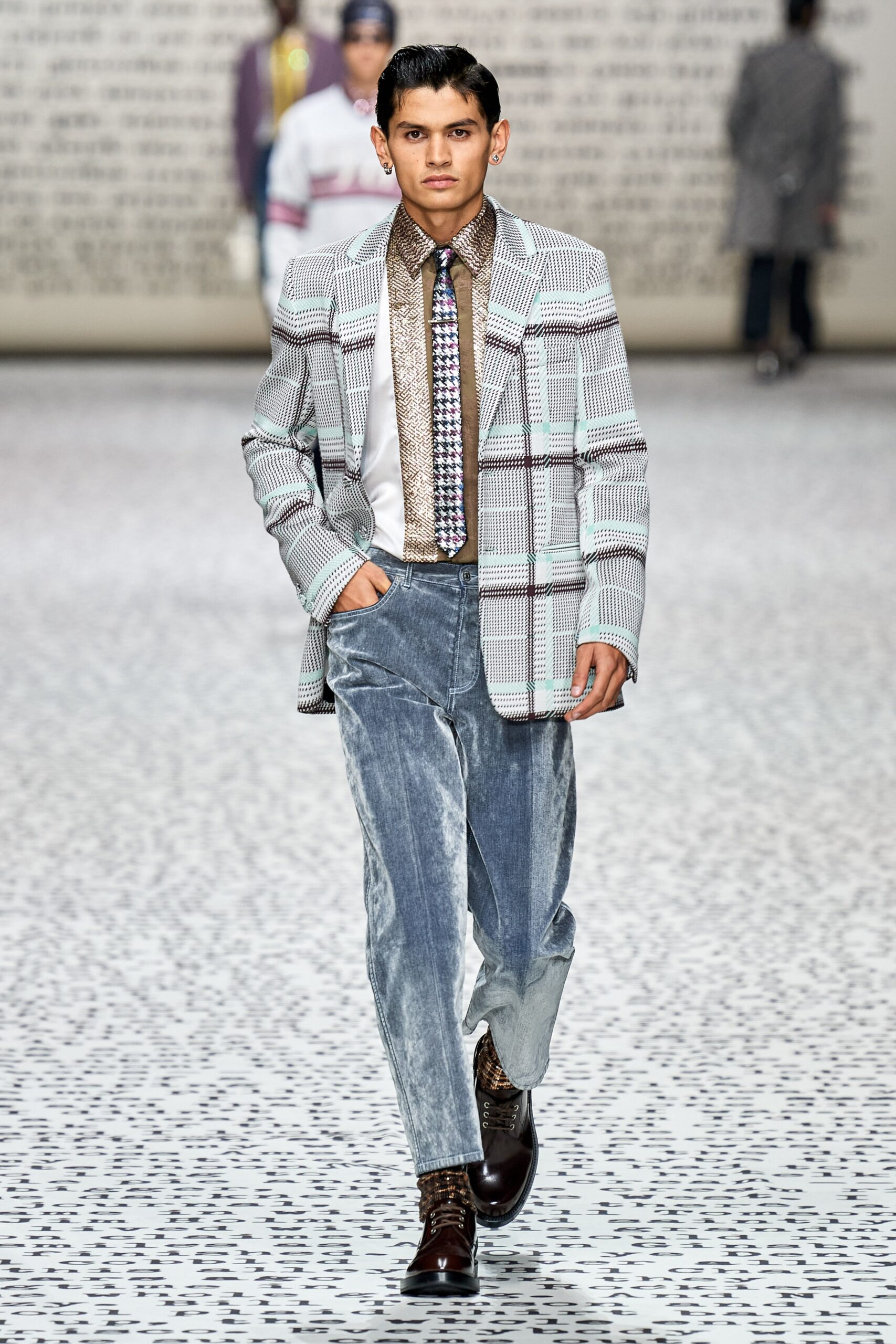 Dior Men F/W 22 Look 33