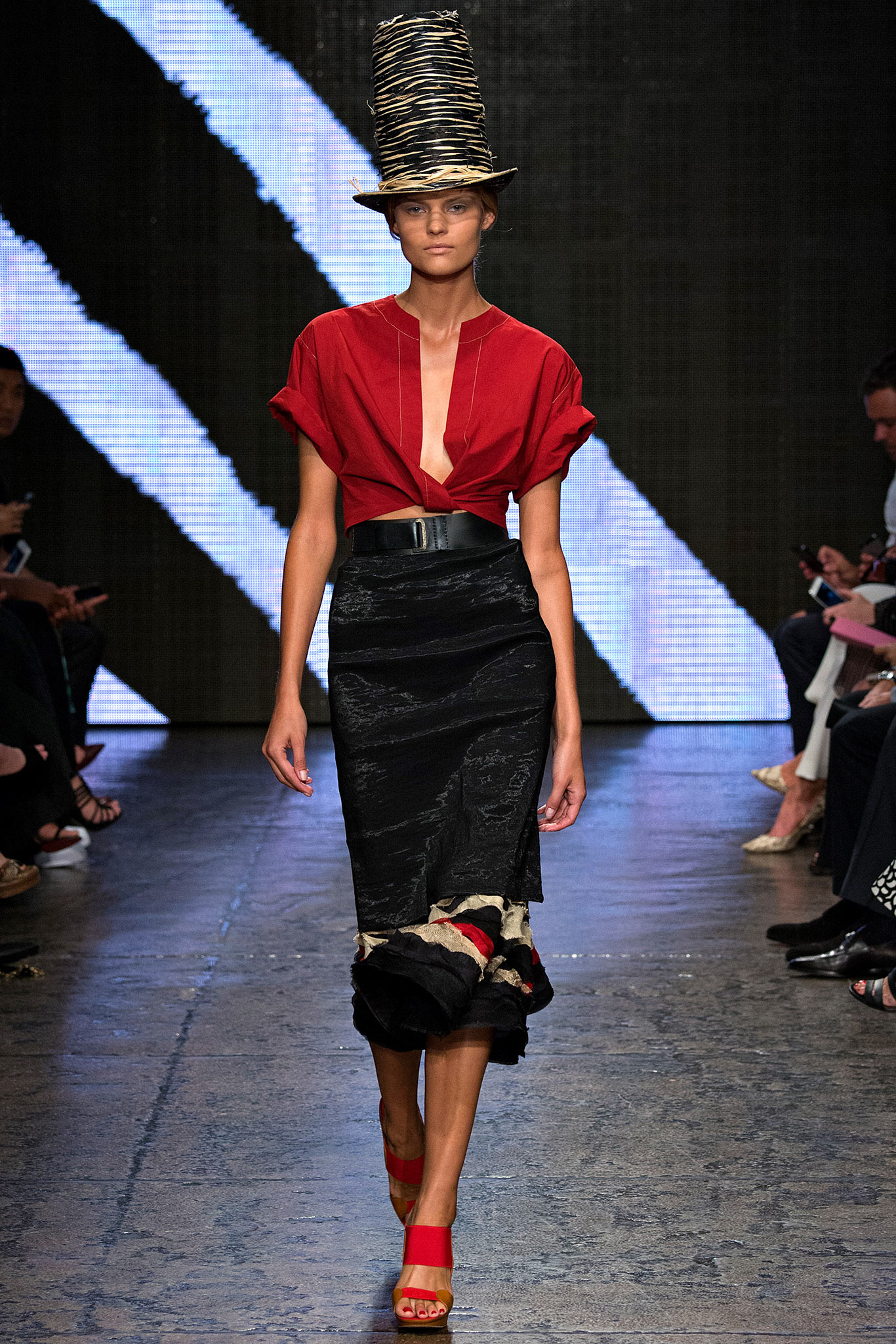 Donna Karan S/S 15 Look 22